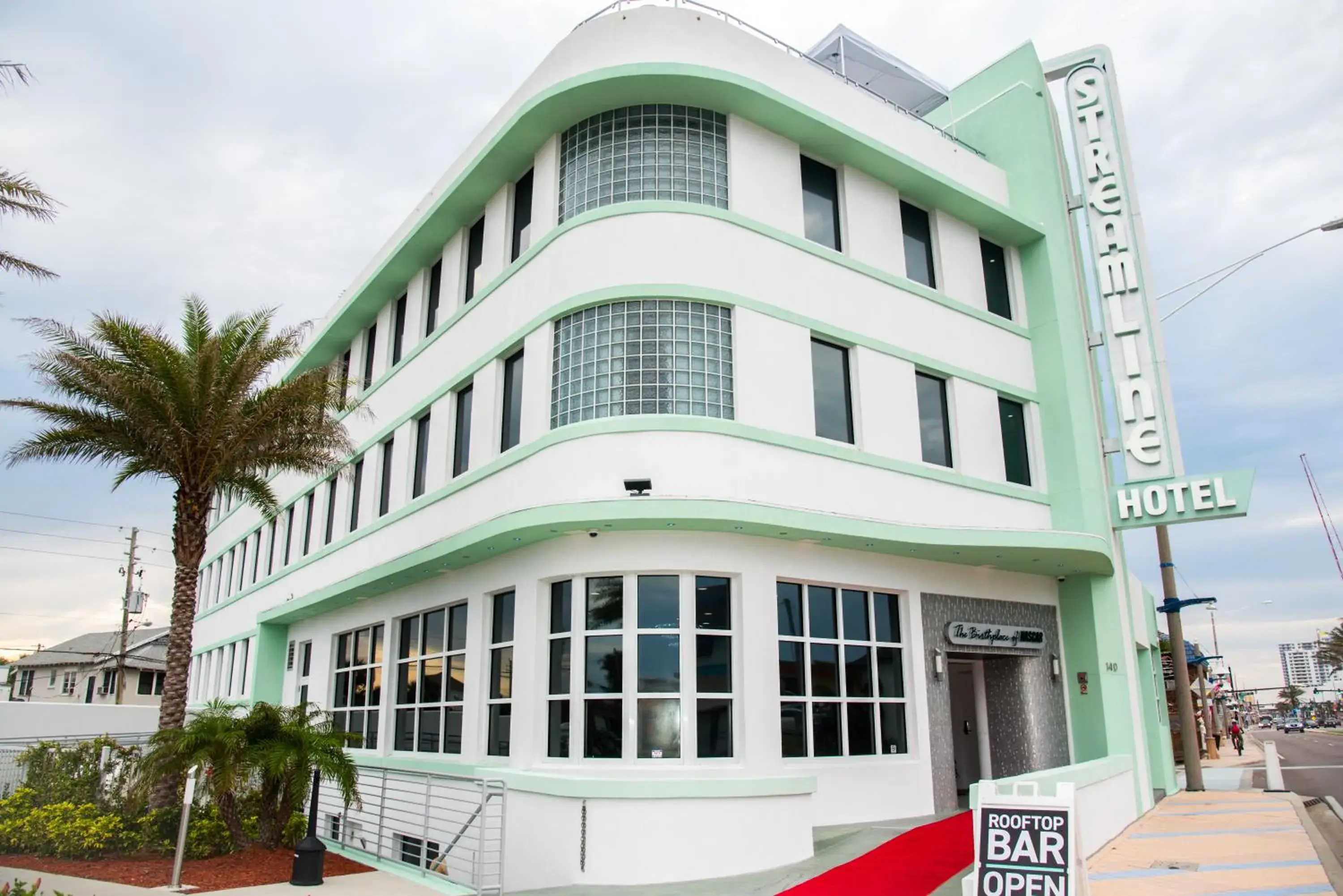 Property Building in The Streamline Hotel - Daytona Beach