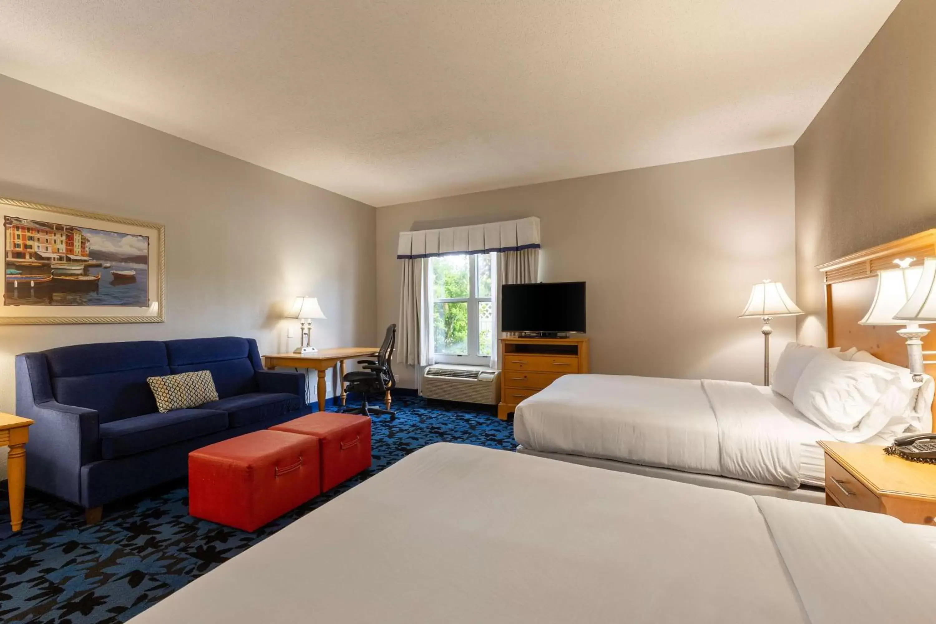 Bedroom in Hampton Inn & Suites Jacksonville Deerwood Park