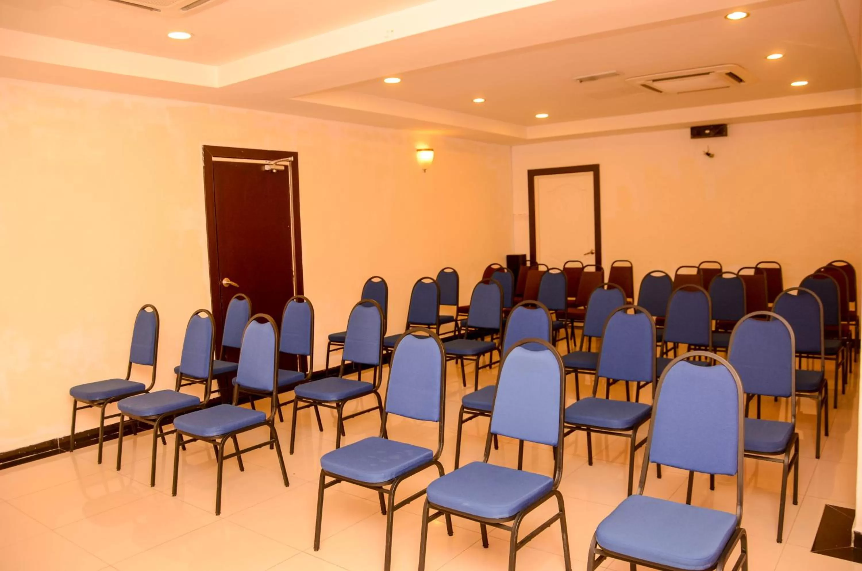 Business facilities in HOTEL SAHARA SDN BHD
