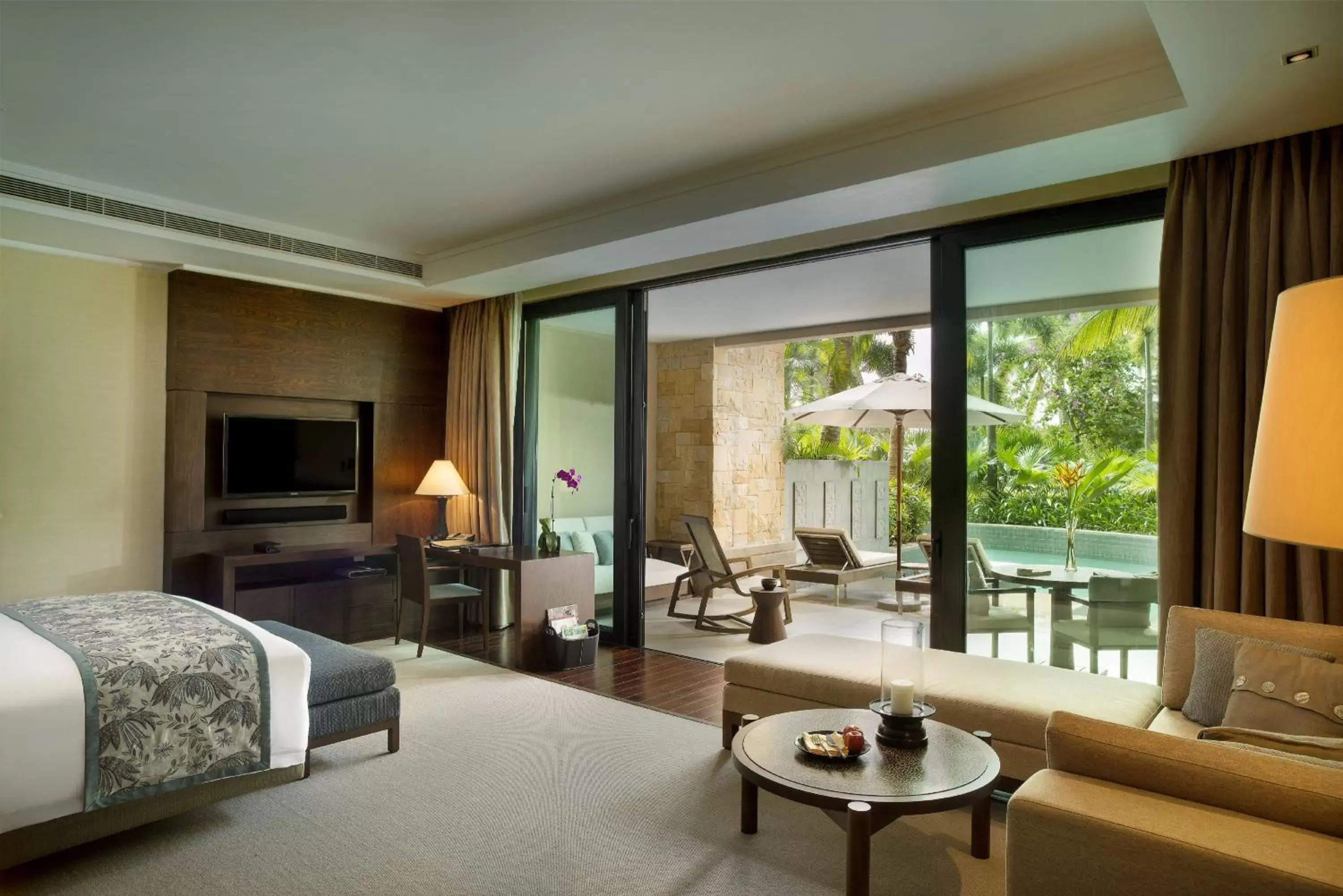 Photo of the whole room, Seating Area in Raffles Hainan Clear Water Bay