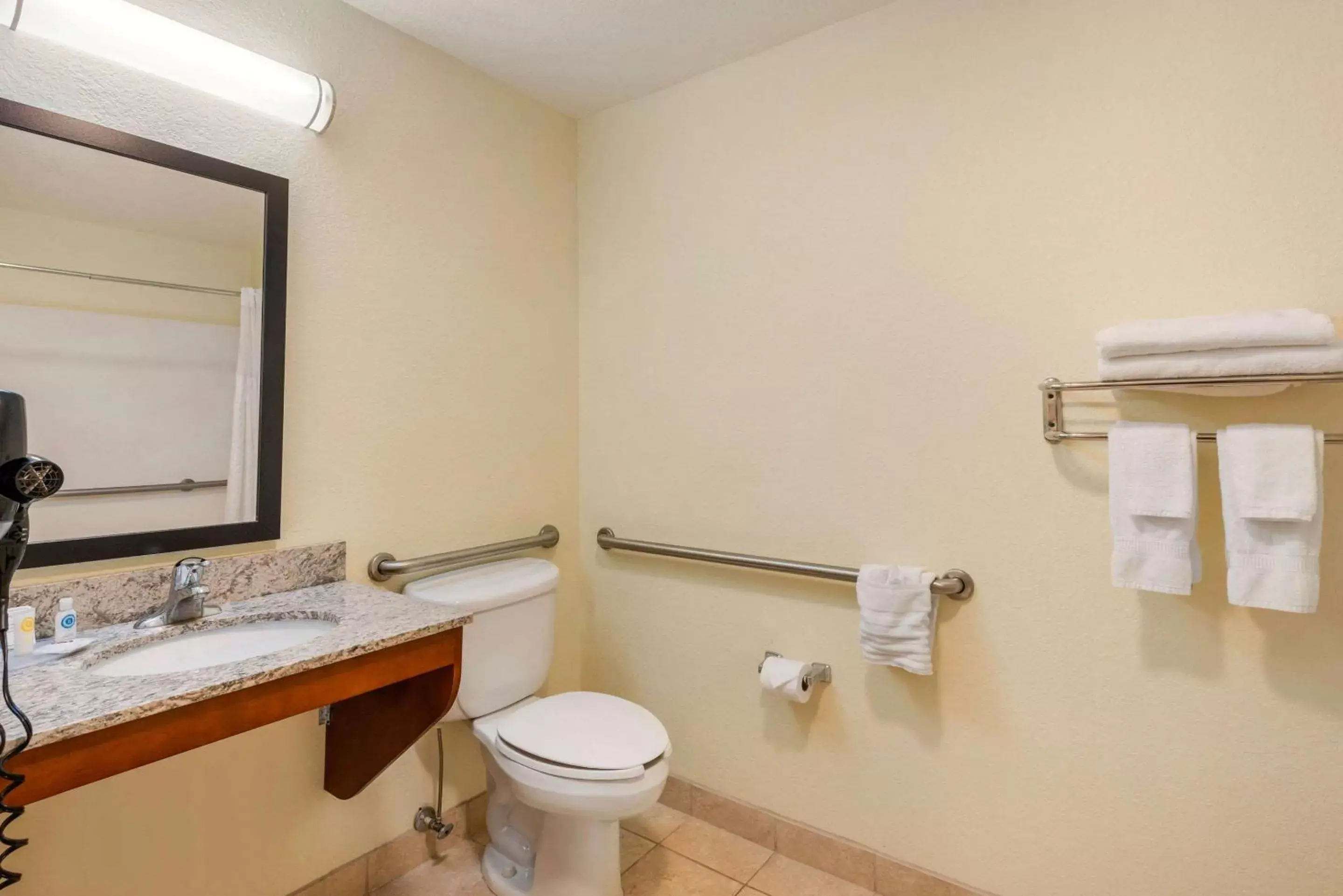 Photo of the whole room, Bathroom in Comfort Inn & Suites Northeast - Gateway