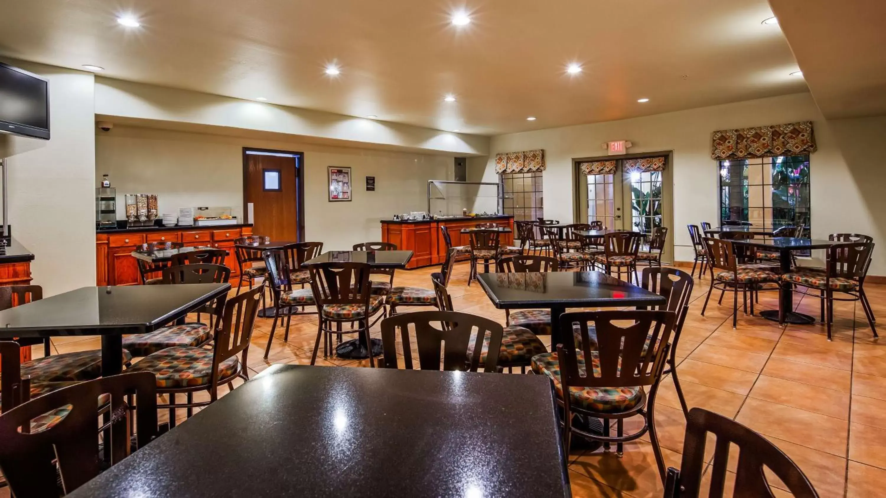 Restaurant/Places to Eat in Best Western San Isidro Inn