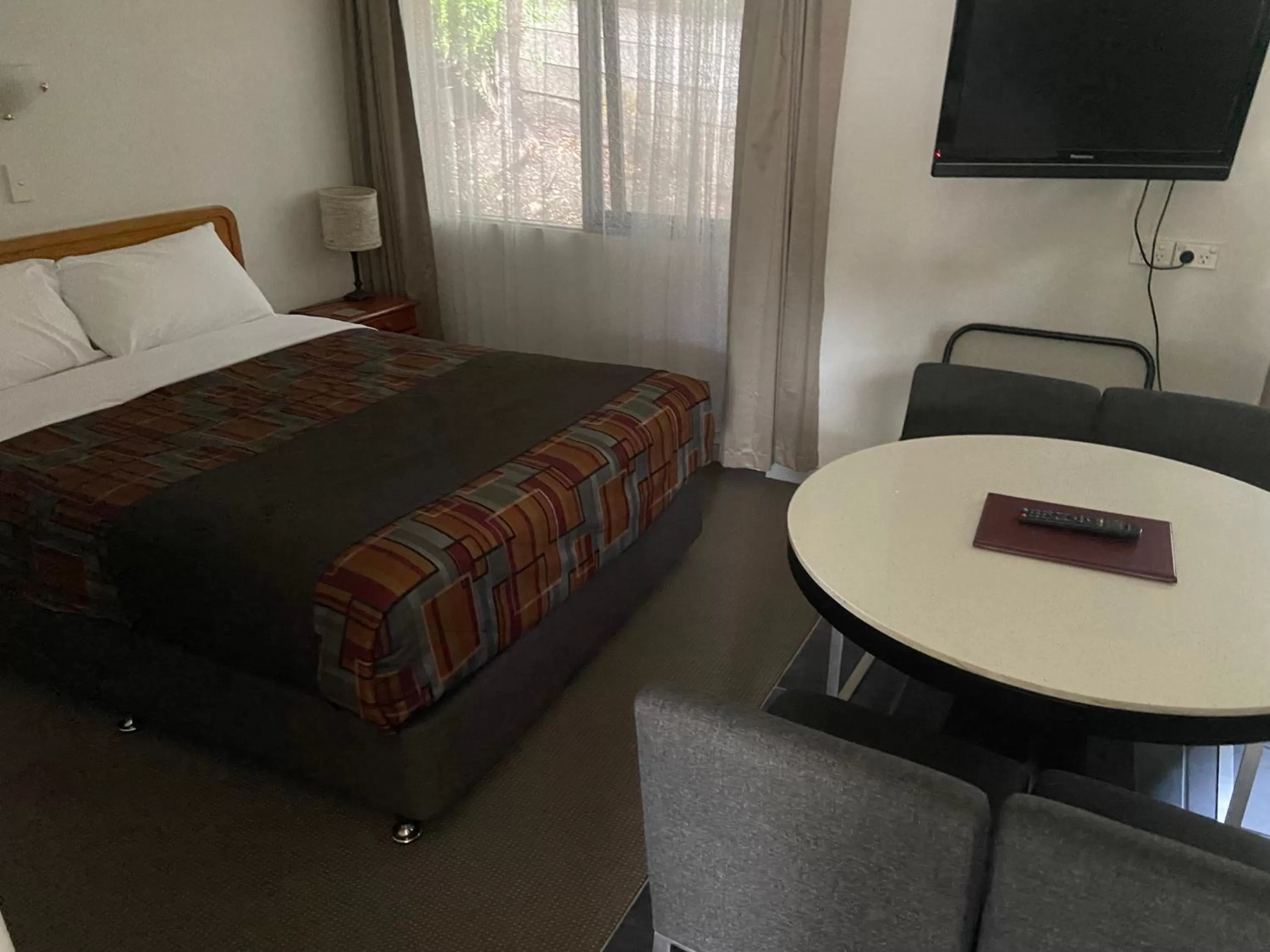 Bed in Orbost Country Man Motor Inn