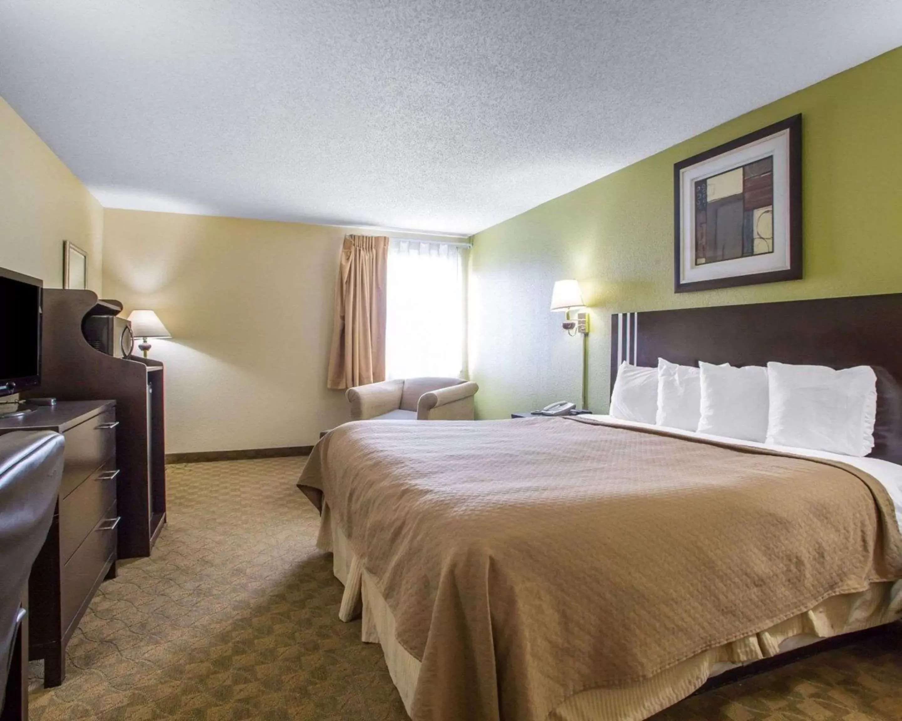 Photo of the whole room, Bed in Quality Inn Merrillville