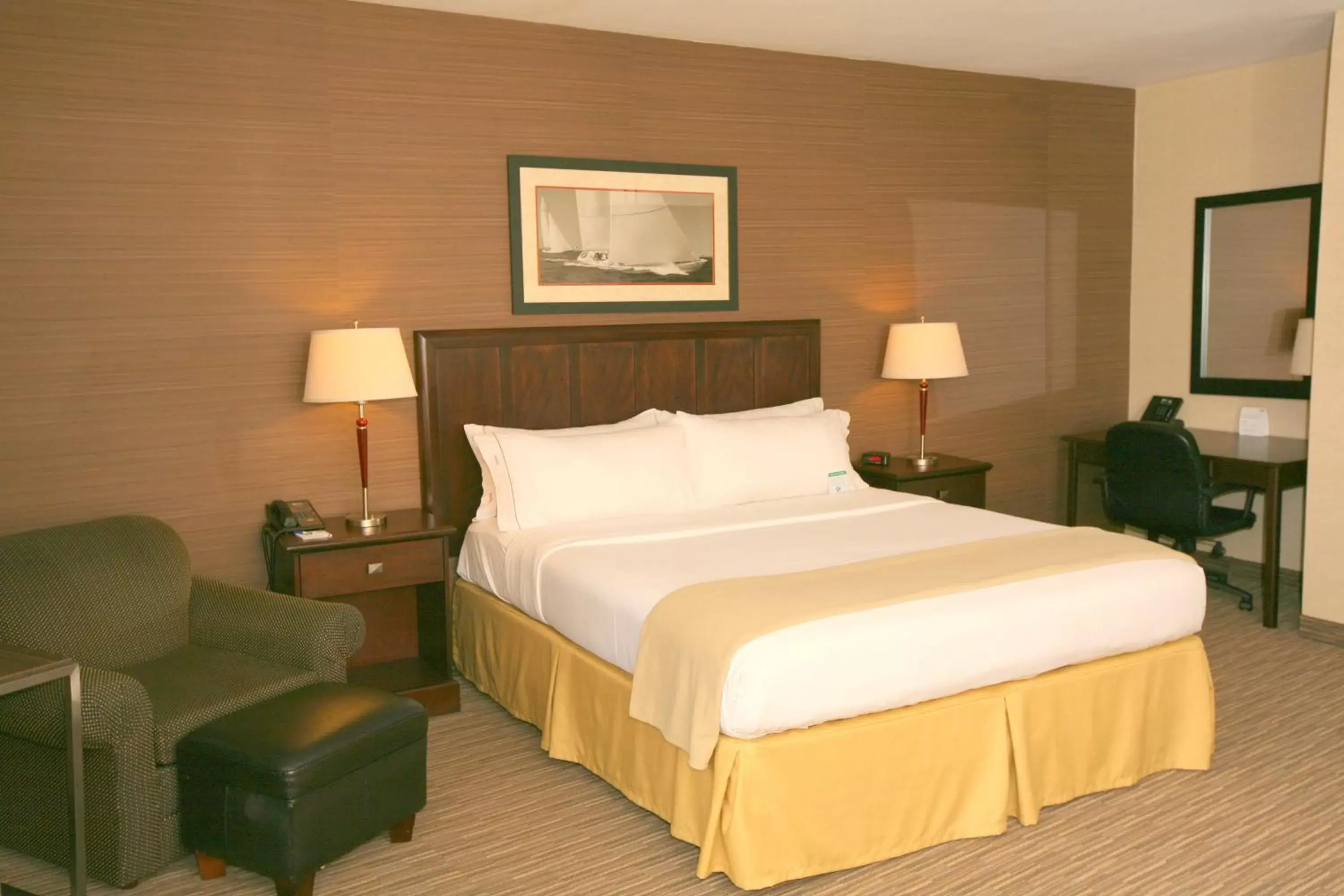 Photo of the whole room, Bed in Holiday Inn Express San Diego South - Chula Vista, an IHG Hotel