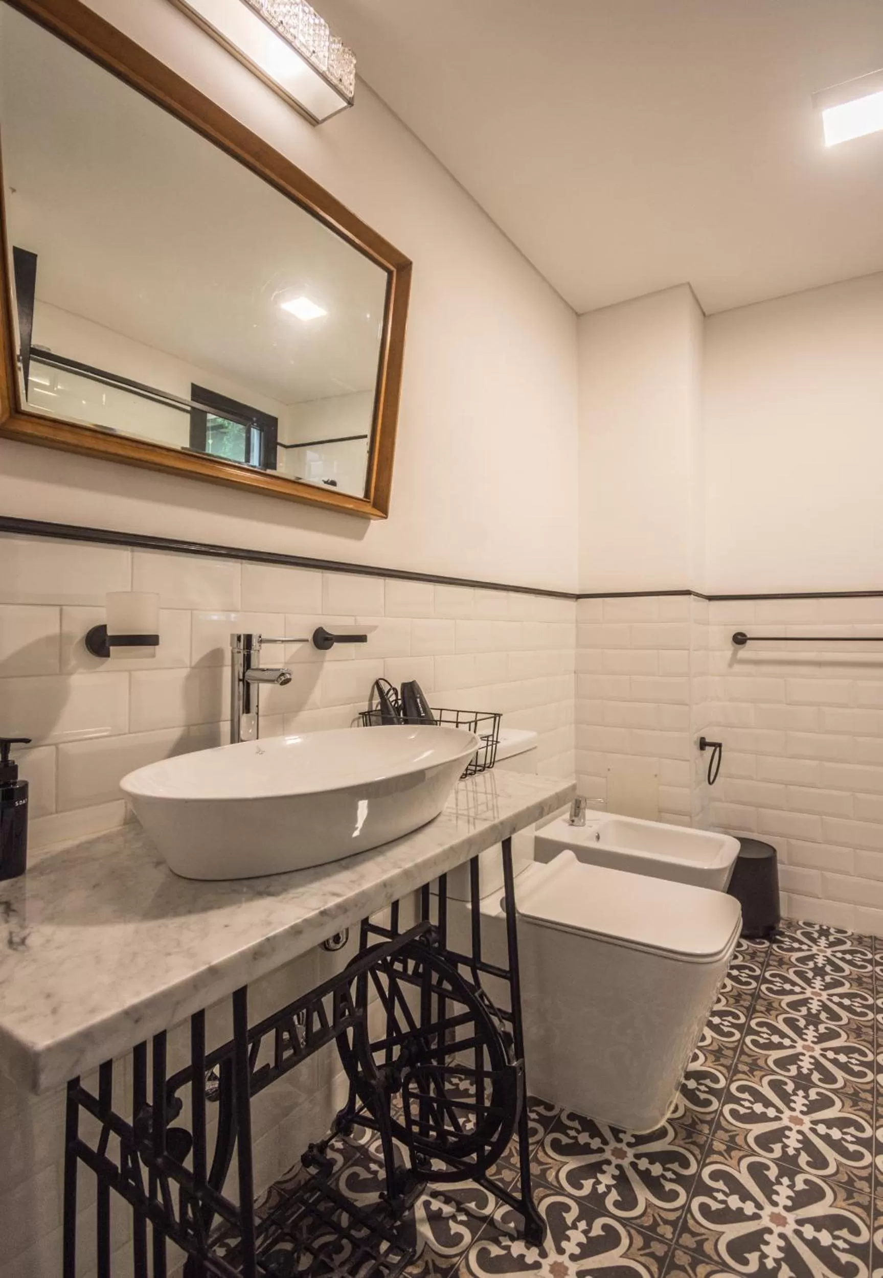 Shower in FAUNA Montevideo