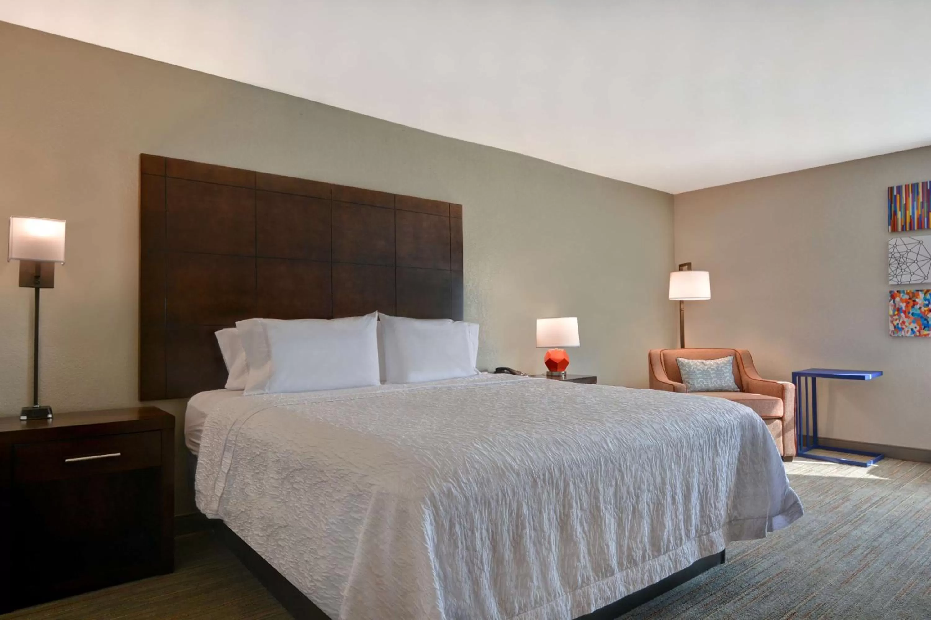 Bed in Hampton Inn Anderson