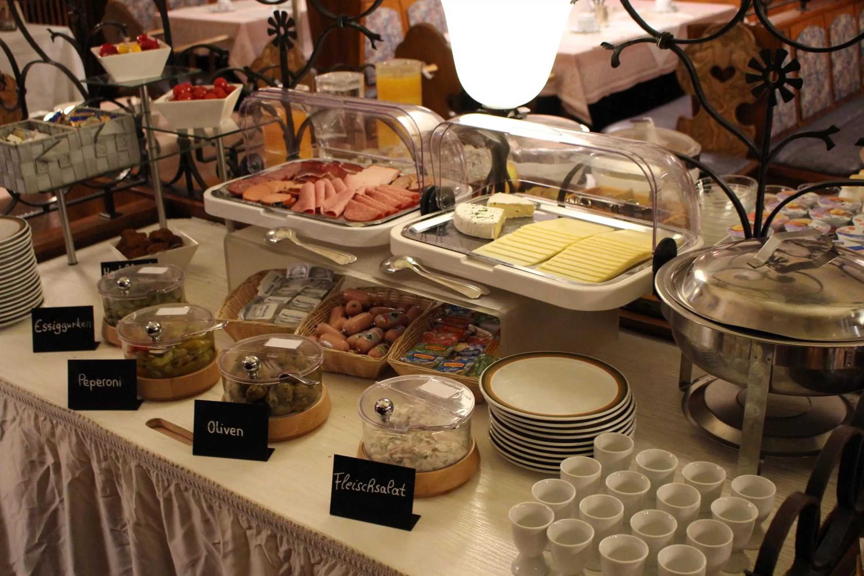 Buffet breakfast in Hotel Ulmer Spatz