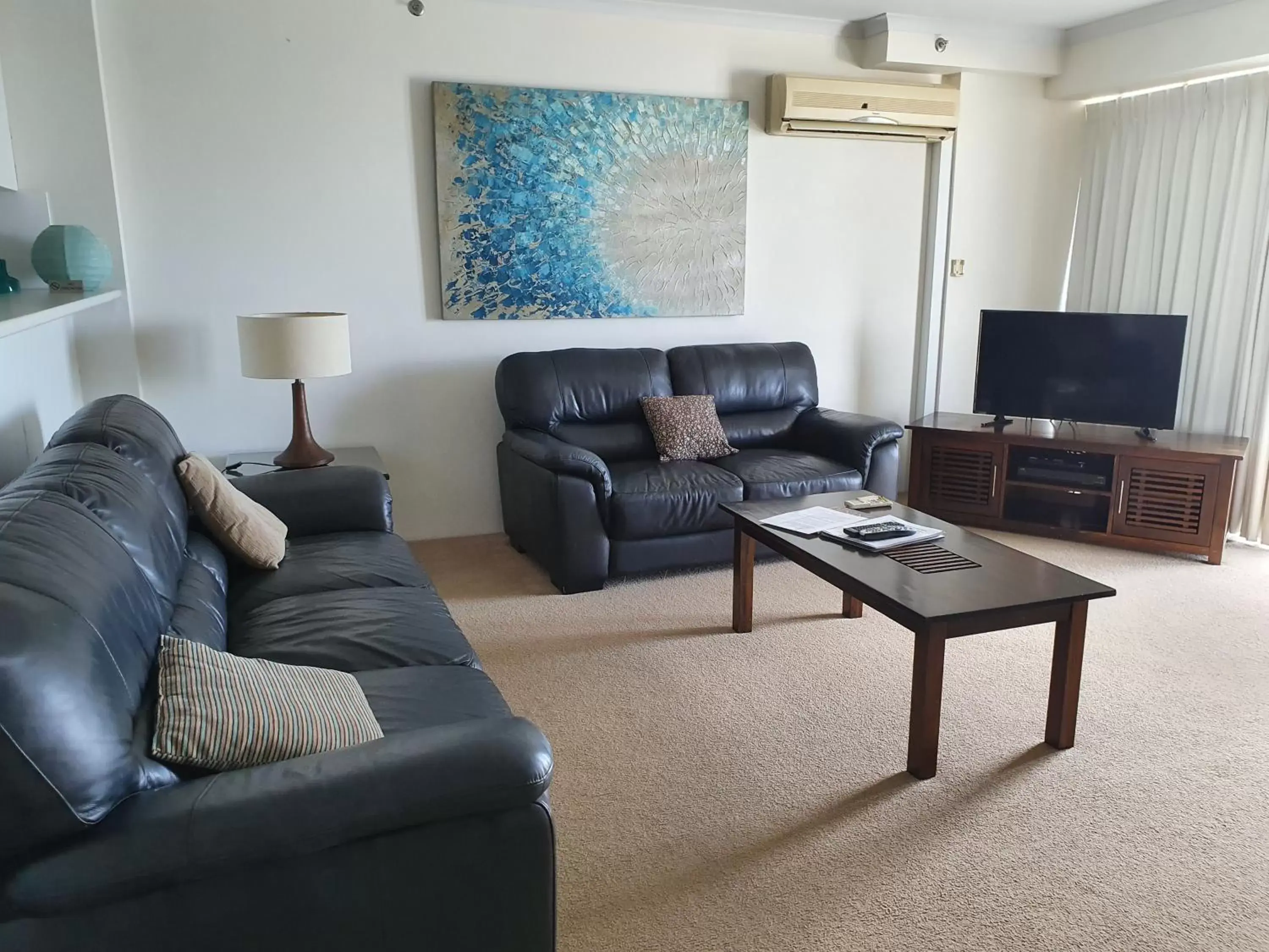 Living room, Seating Area in Points North Apartments