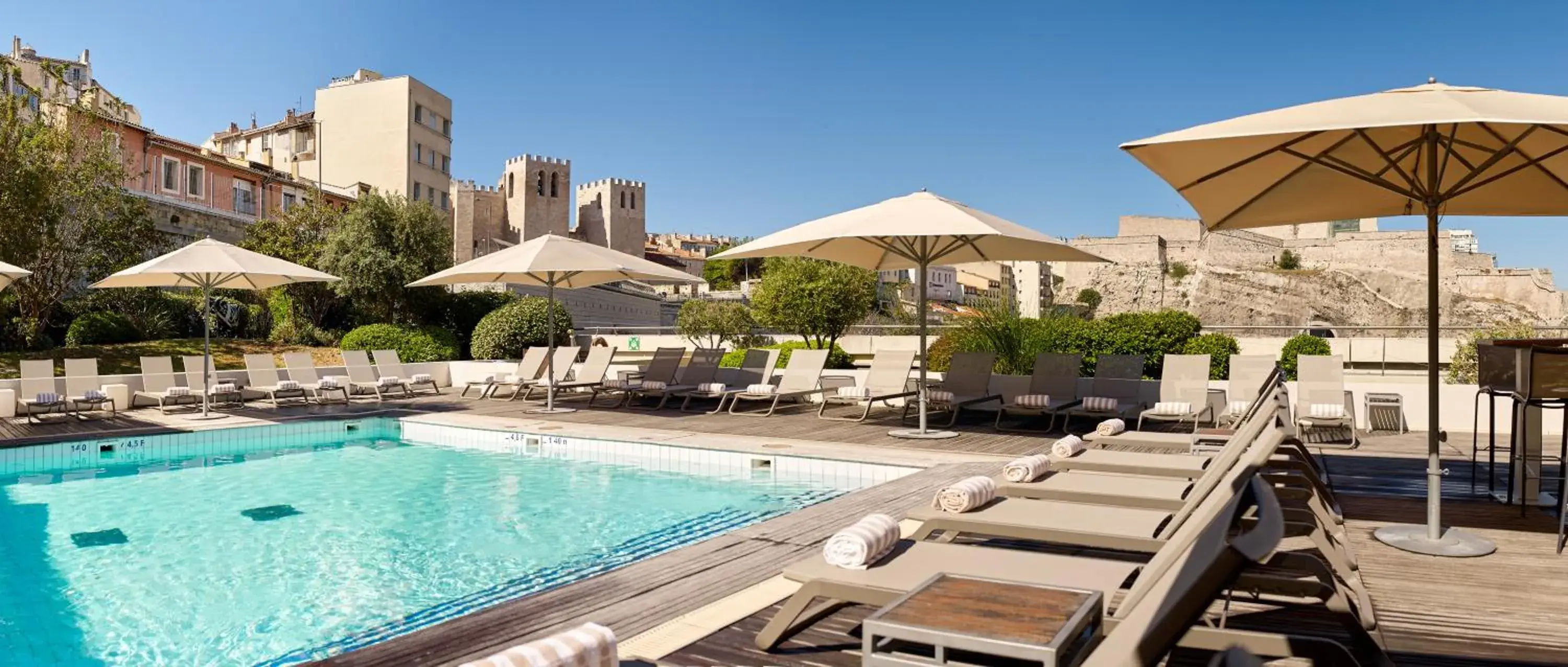 Swimming Pool in Radisson Blu Hotel Marseille Vieux Port