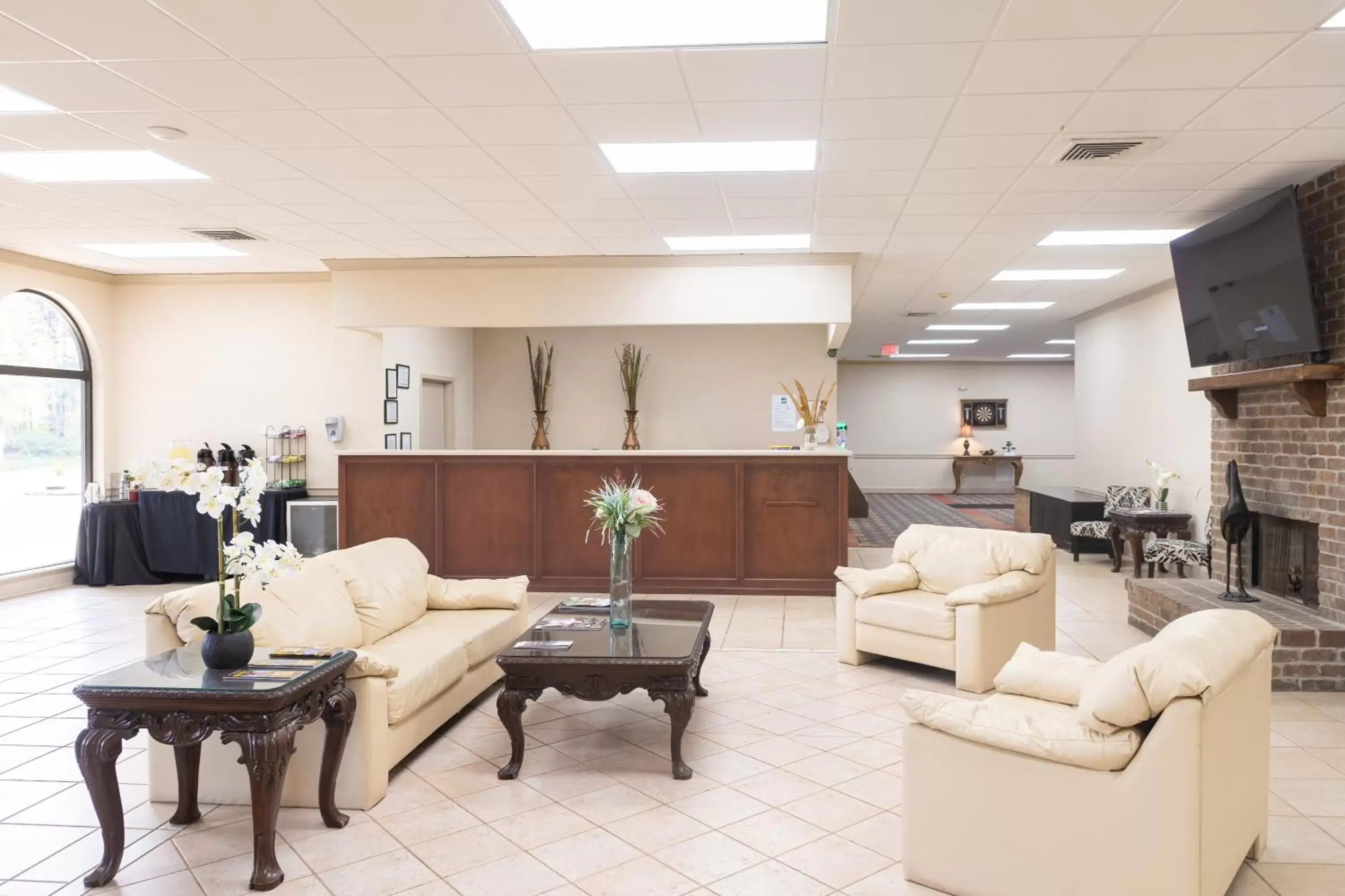 Lobby or reception, Lobby/Reception in Cottonwood Suites Savannah Hotel & Conference Center