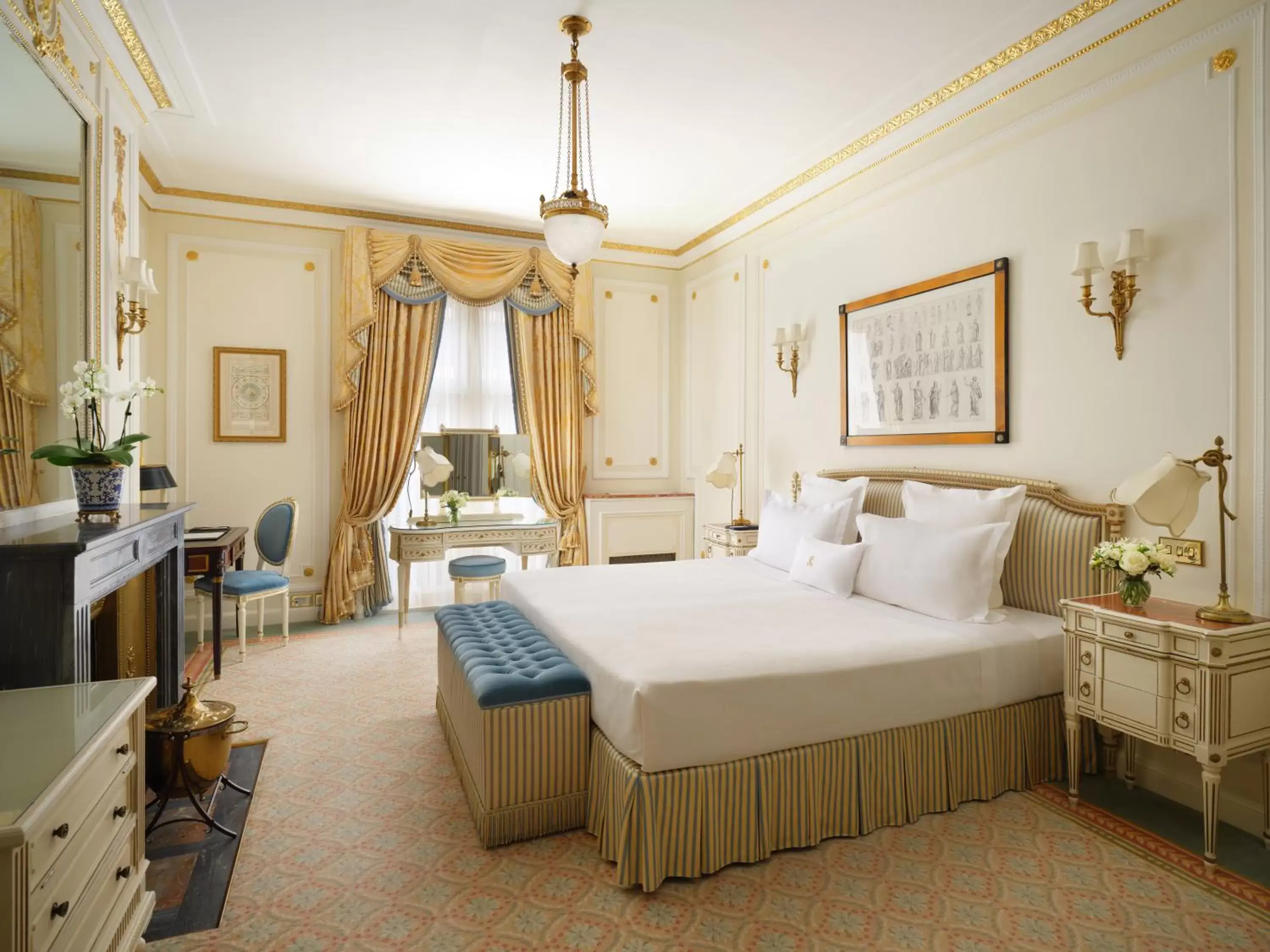Bedroom, Bed in The Ritz London
