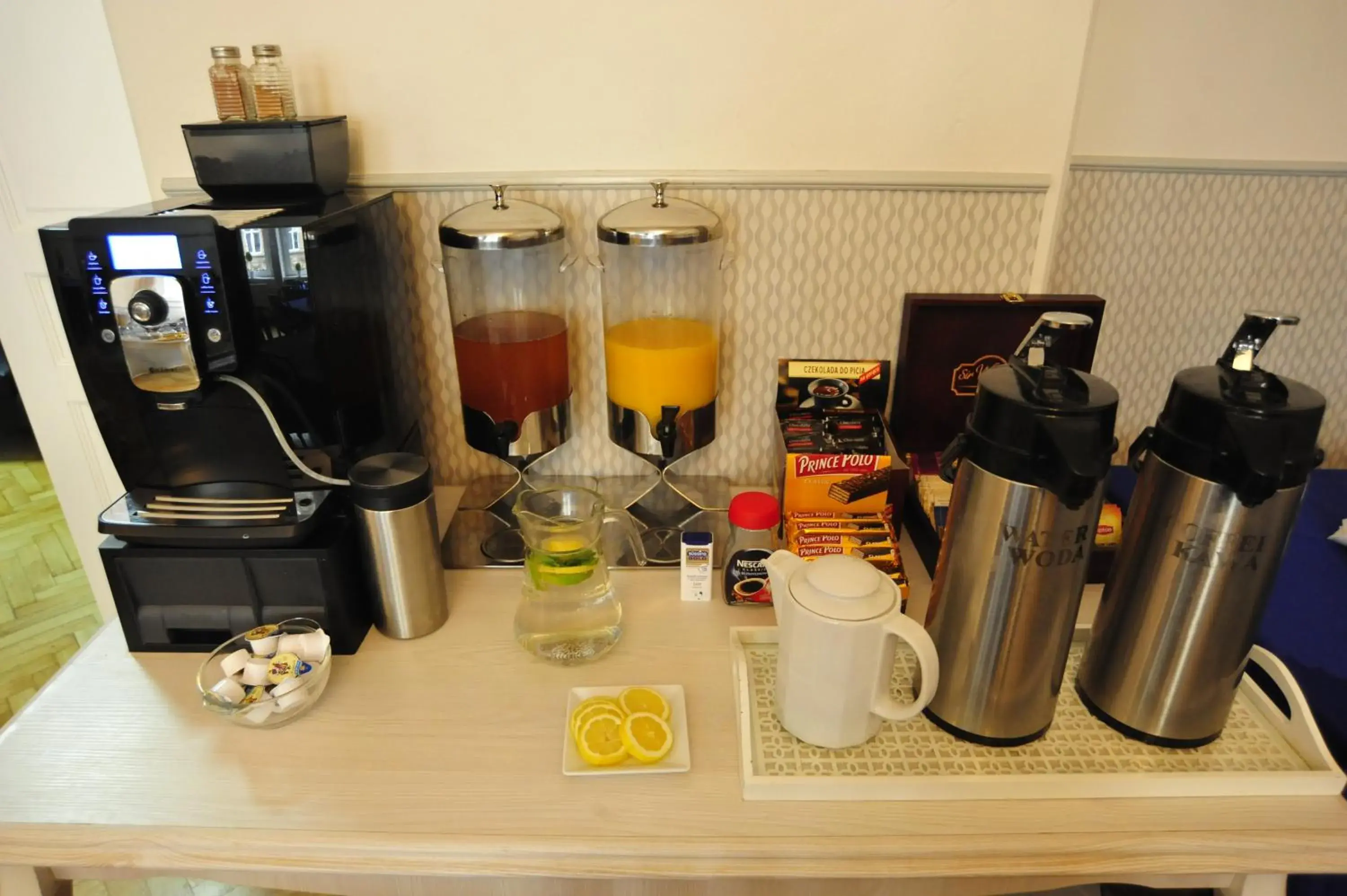 Breakfast in Kosmopolita Rooms & Apartments