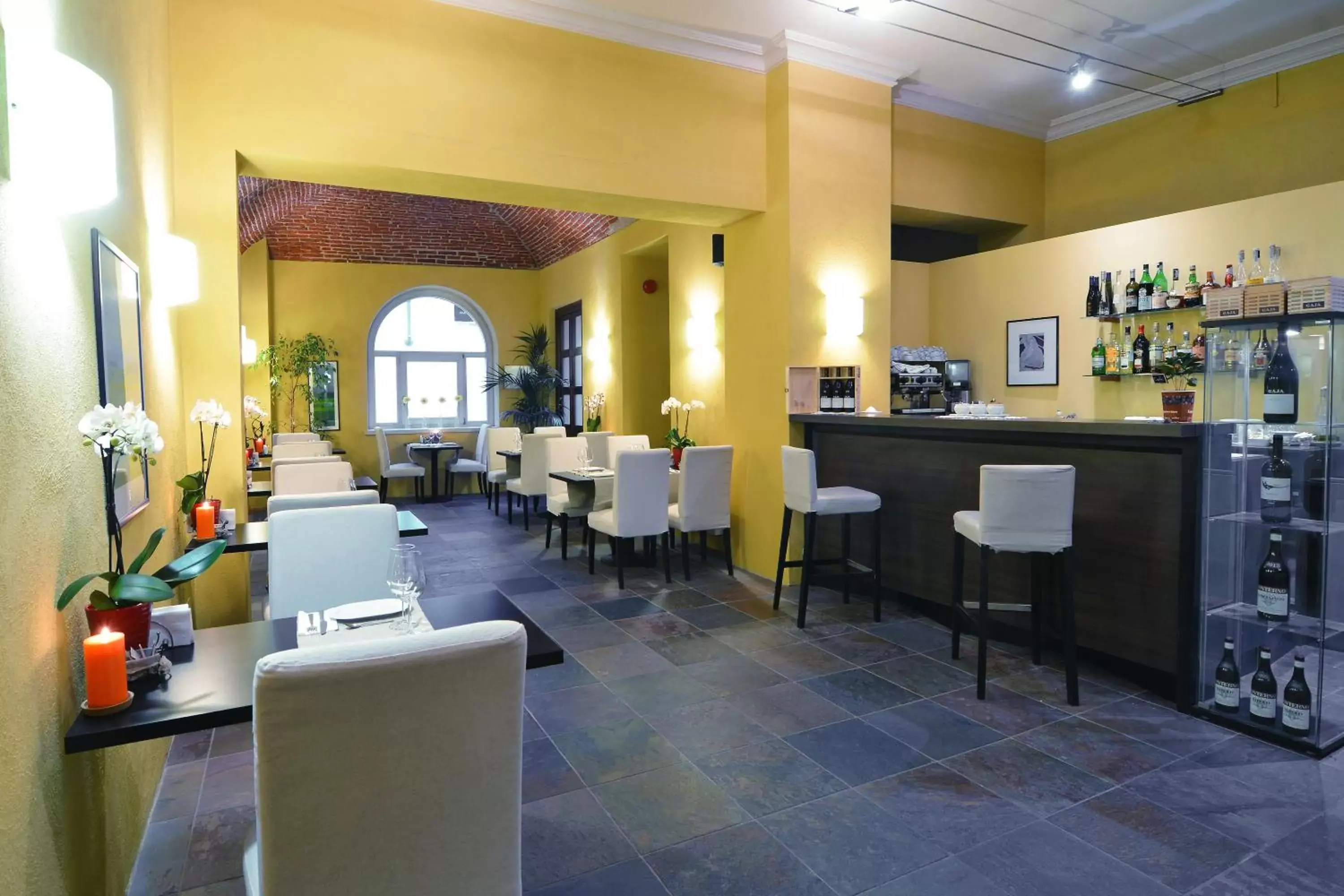 Lounge or bar, Restaurant/Places to Eat in Hotel Boutique Antiche Mura