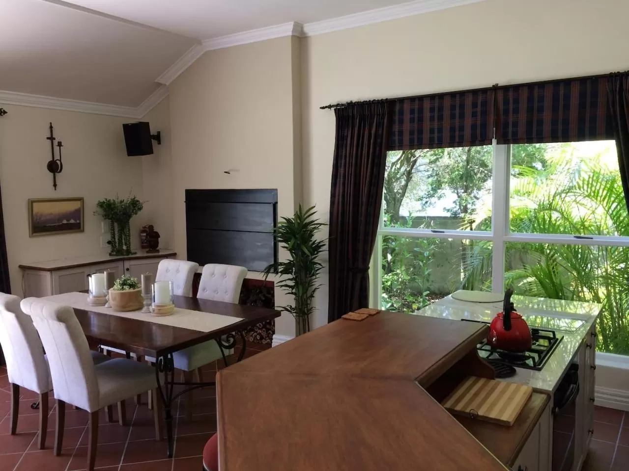 Dining Area in Camelot in Constantia