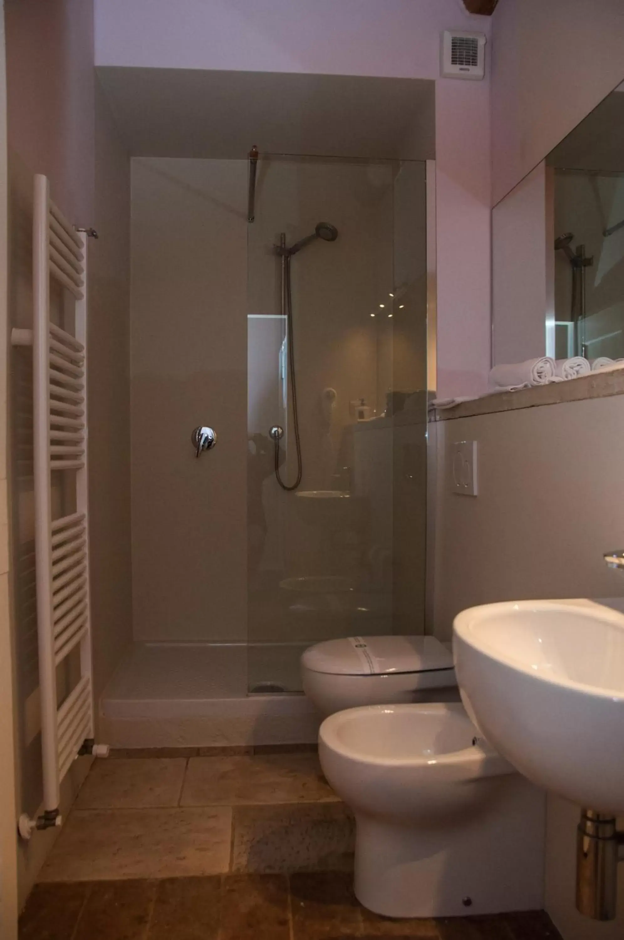 Shower, Bathroom in Relais Casetta 56