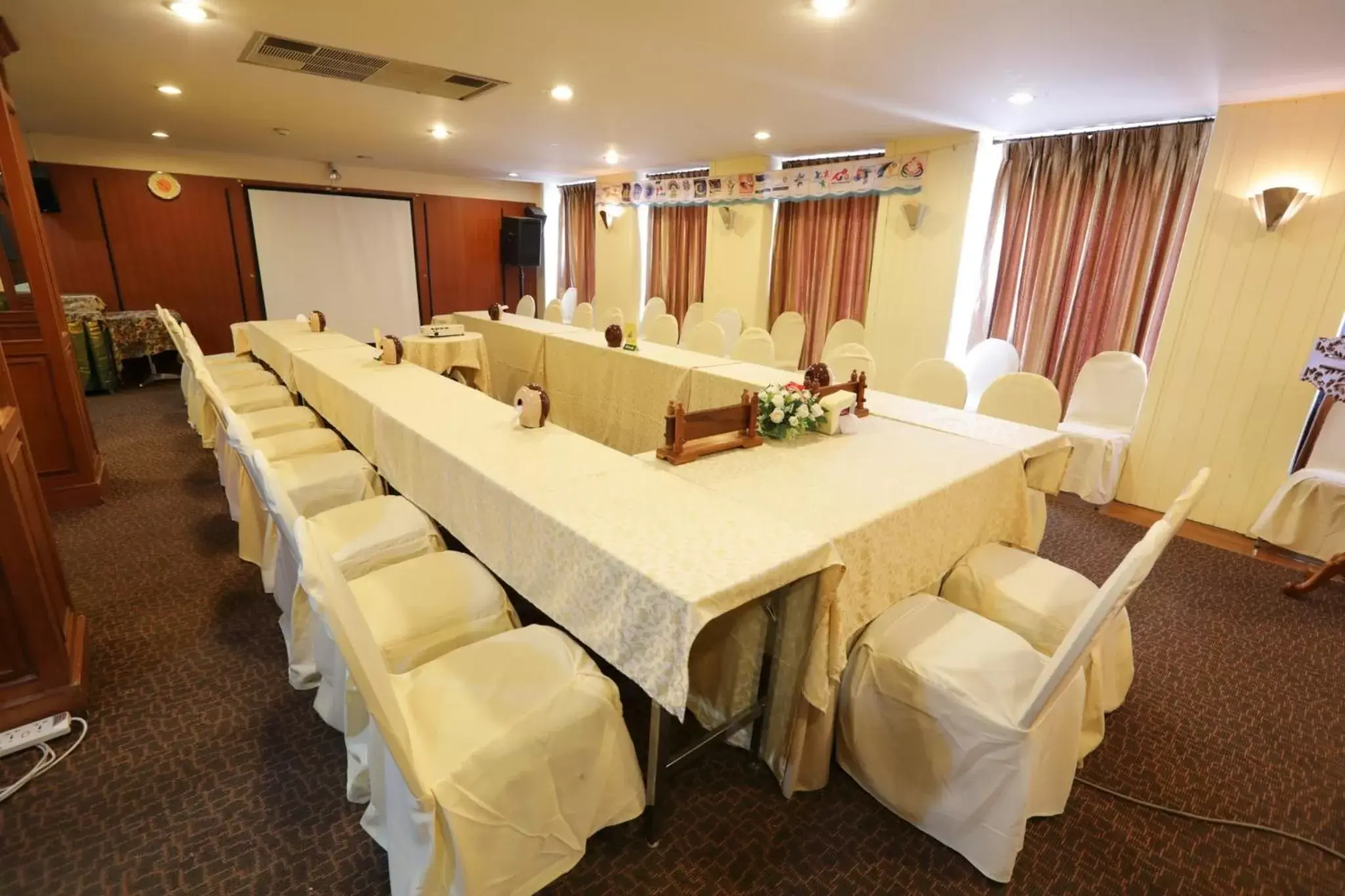 Meeting/conference room in Pin Hotel