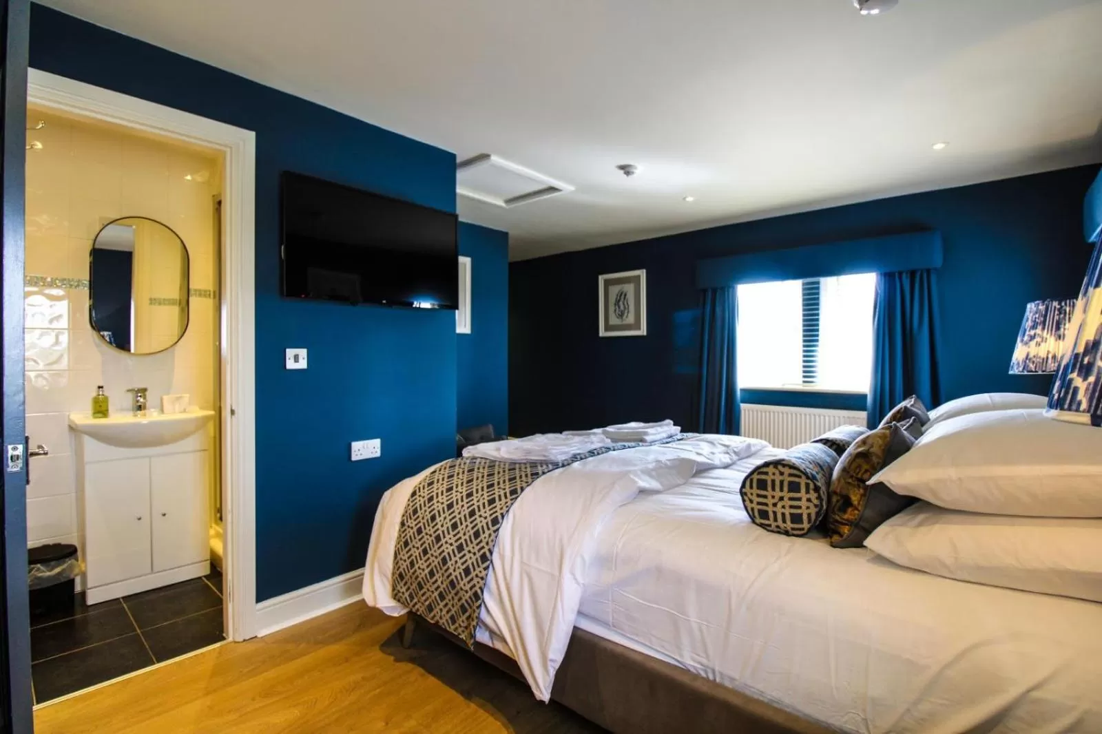 Bed in Three Horseshoes Leamside