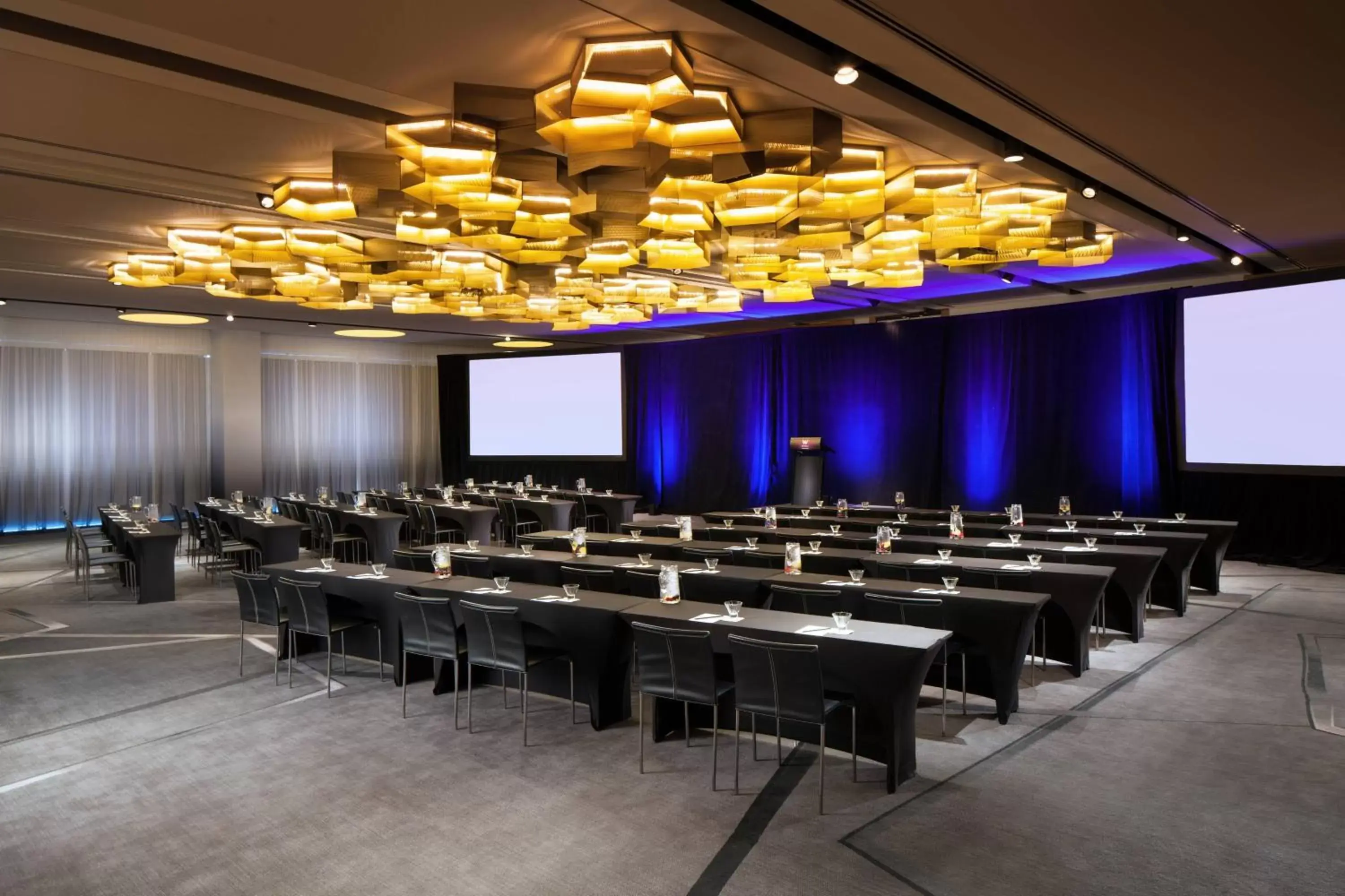 Meeting/conference room in W Dallas - Victory