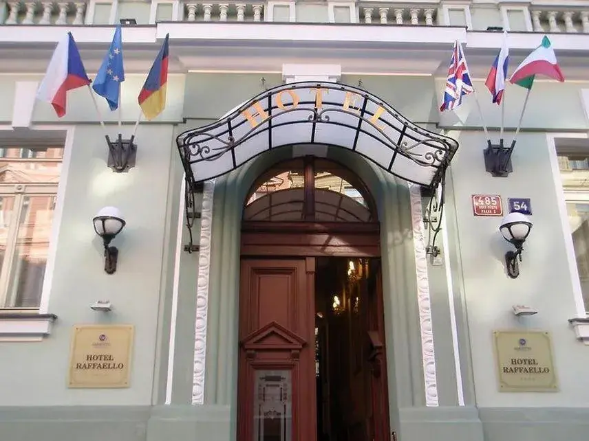 Facade/entrance in Hotel Raffaello