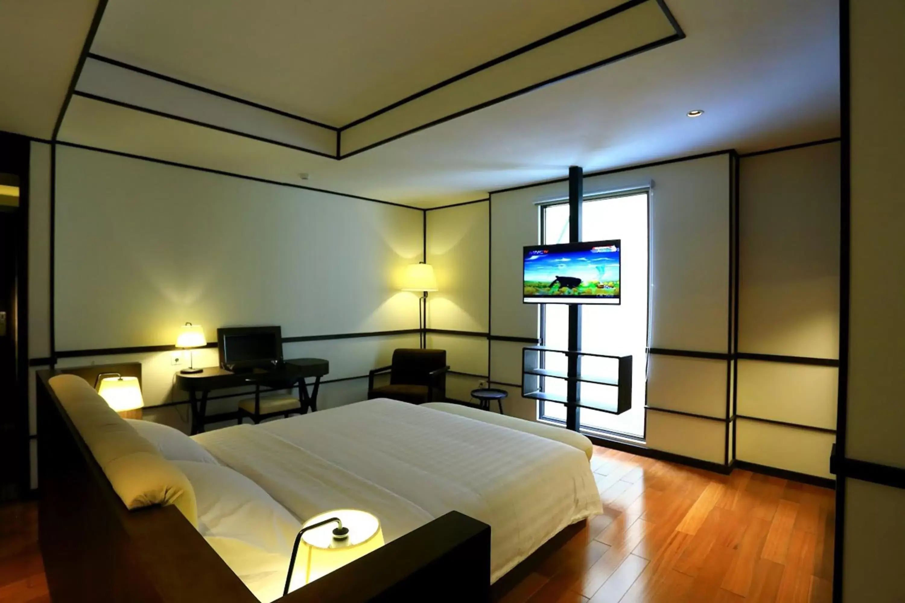 Photo of the whole room, Bed in Namin Dago Hotel