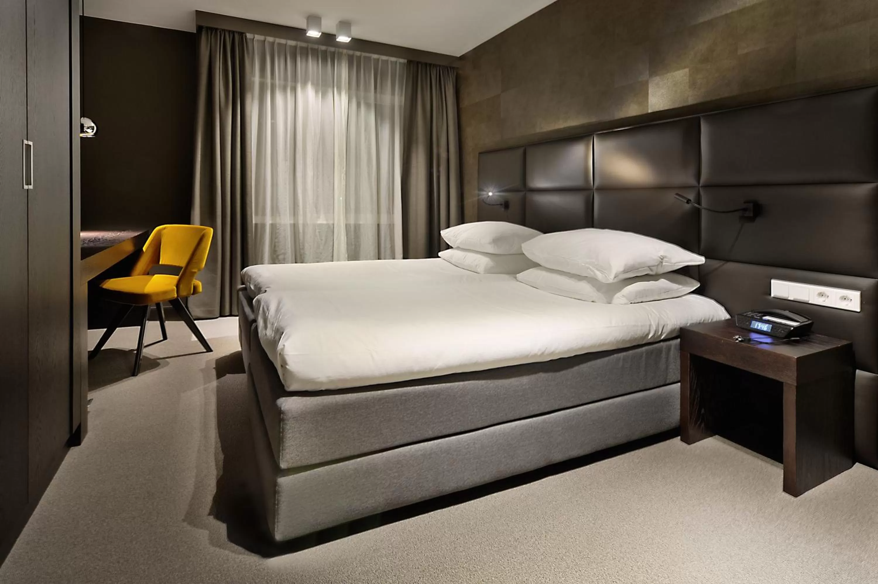 Comfort Twin Room in Amsterdam Forest Hotel