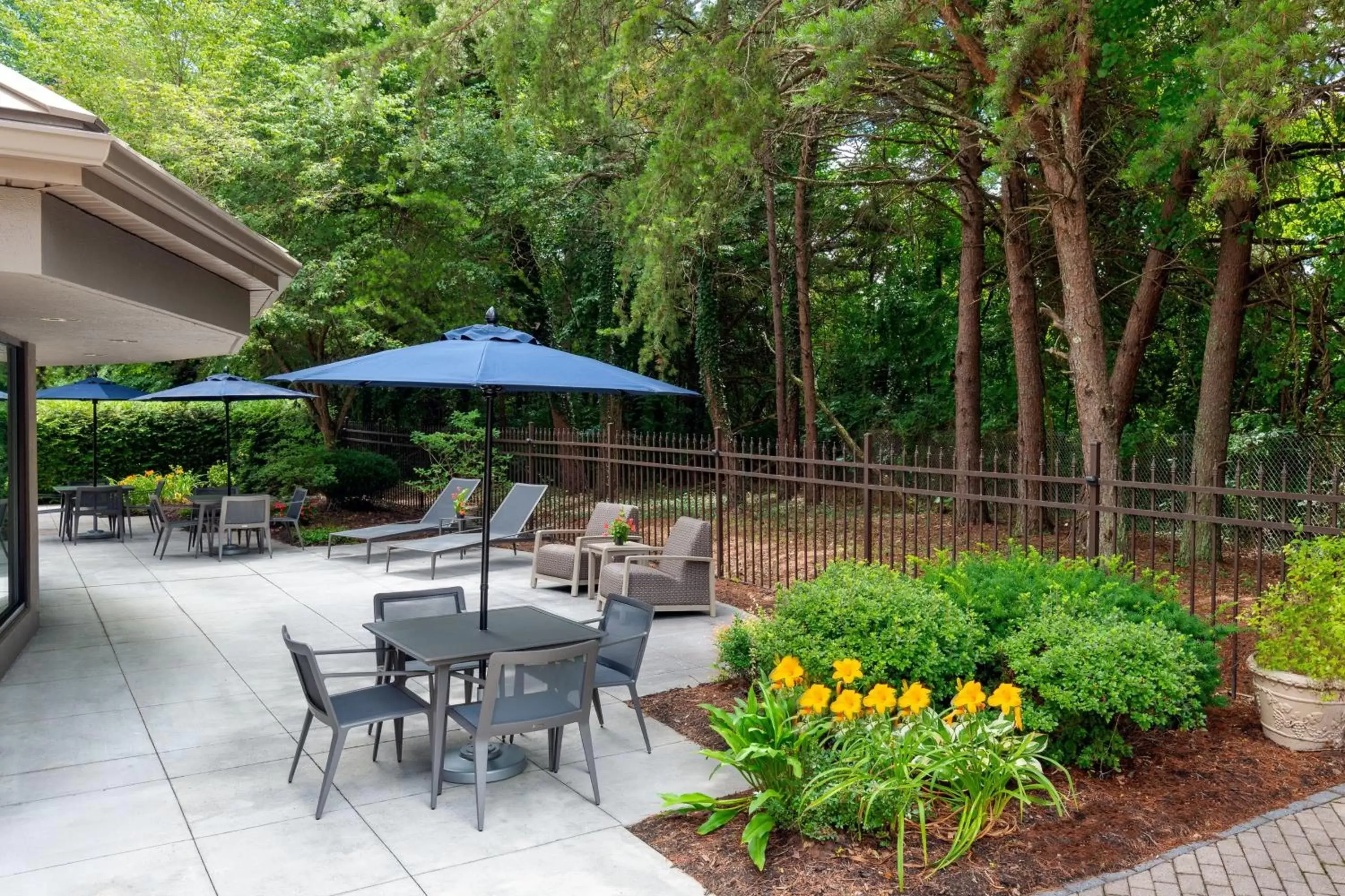 Property building in Courtyard Asheville