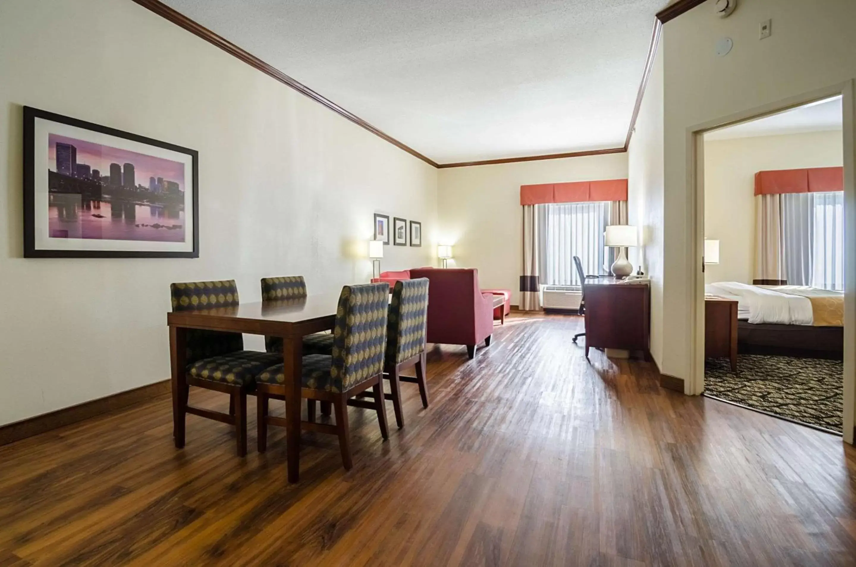 Photo of the whole room, Dining Area in Comfort Suites Innsbrook - Short Pump