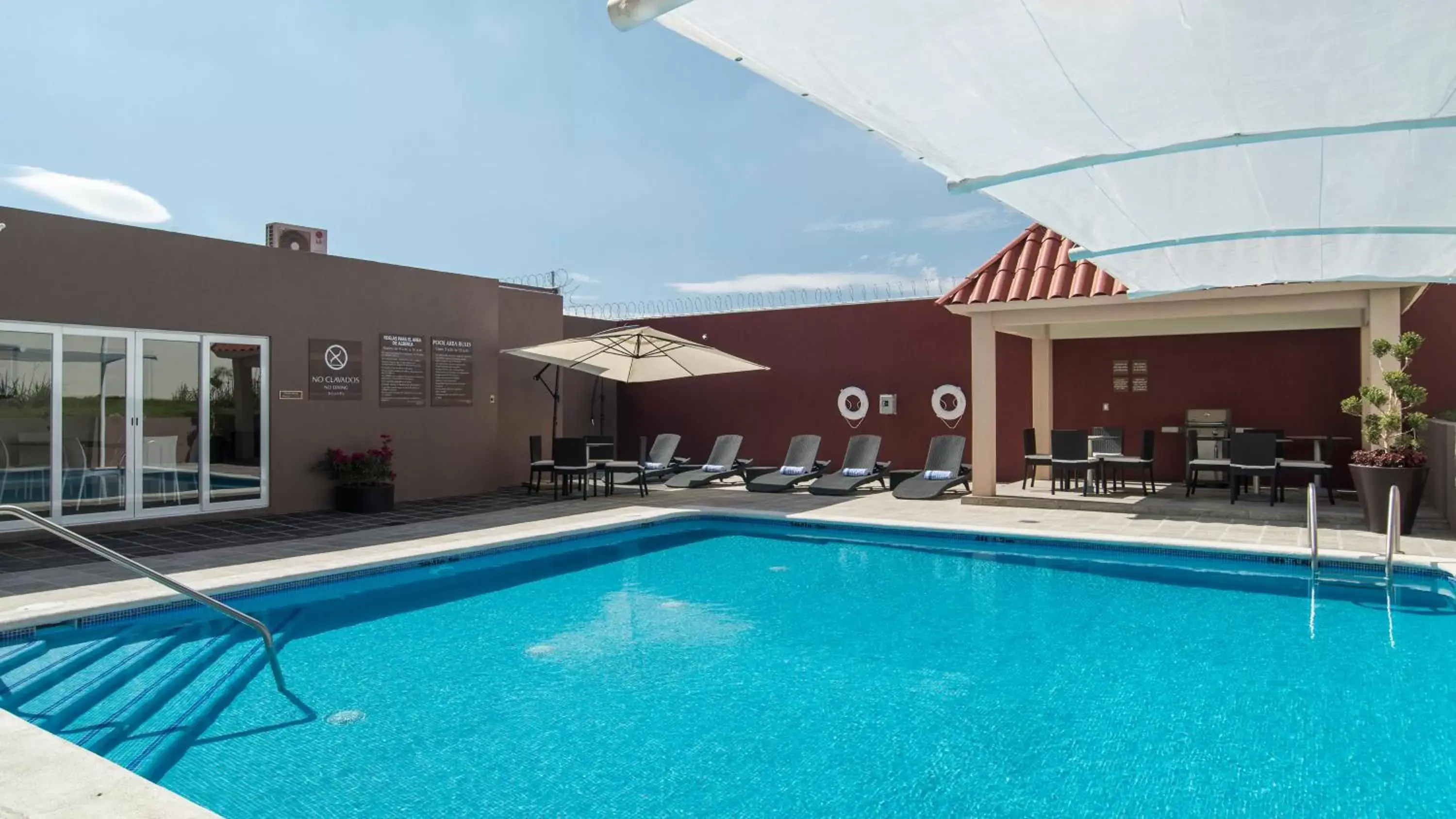 Swimming Pool in Candlewood Suites - Queretaro Juriquilla, an IHG Hotel