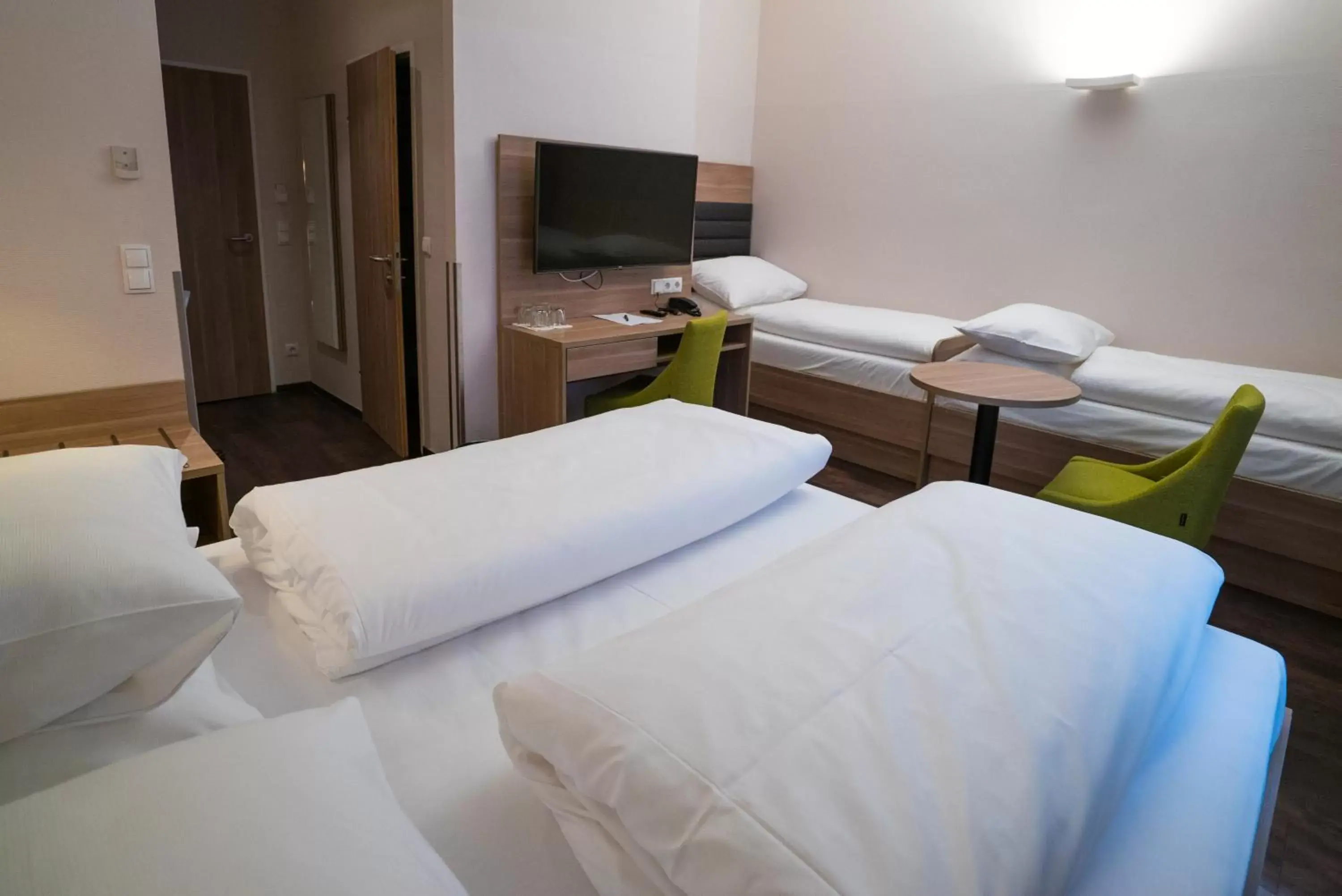 Bed in Hotel Marc Aurel - Newly refurbished