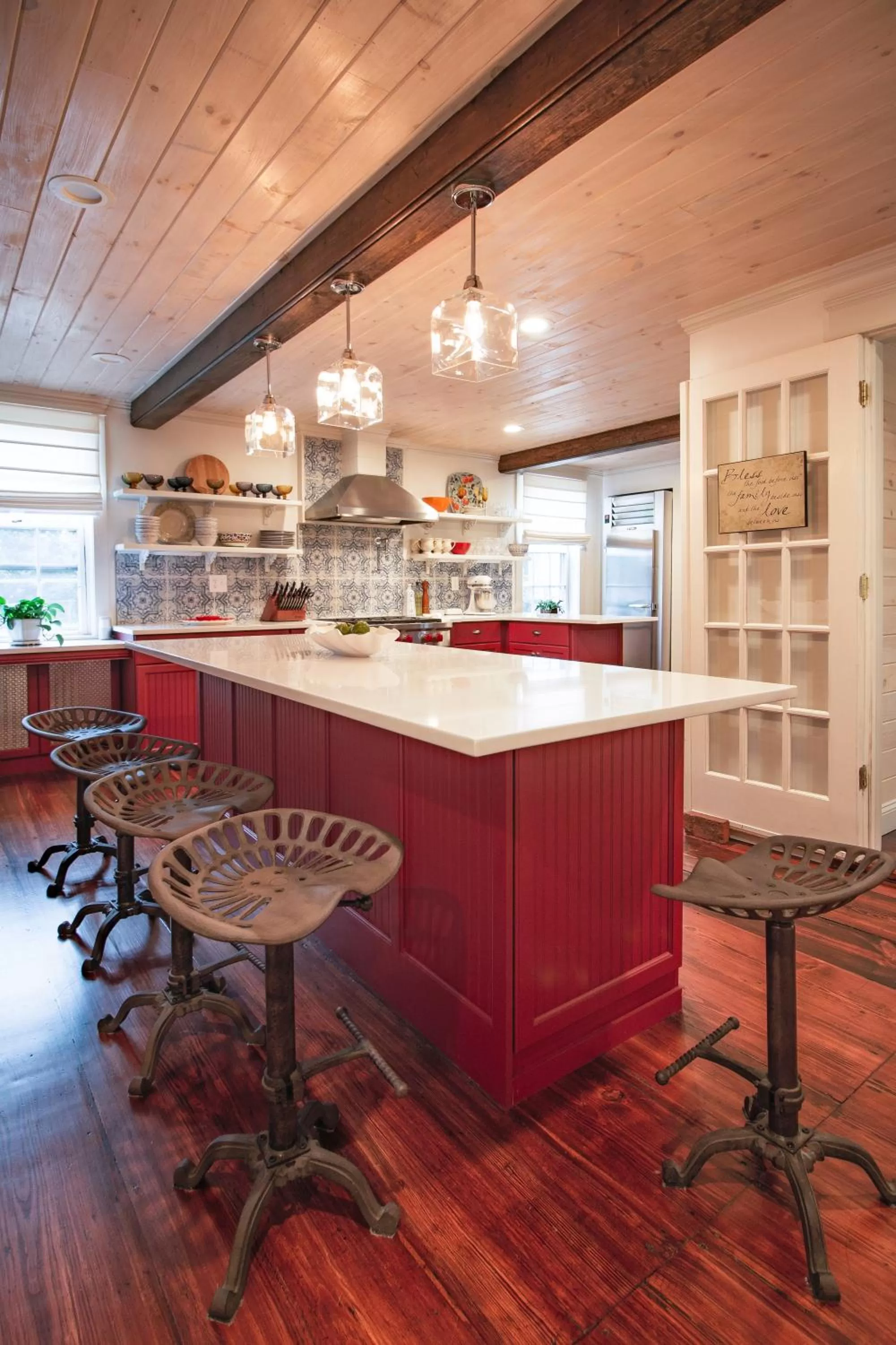 Communal kitchen in William's Grant Inn Bed and Breakfast