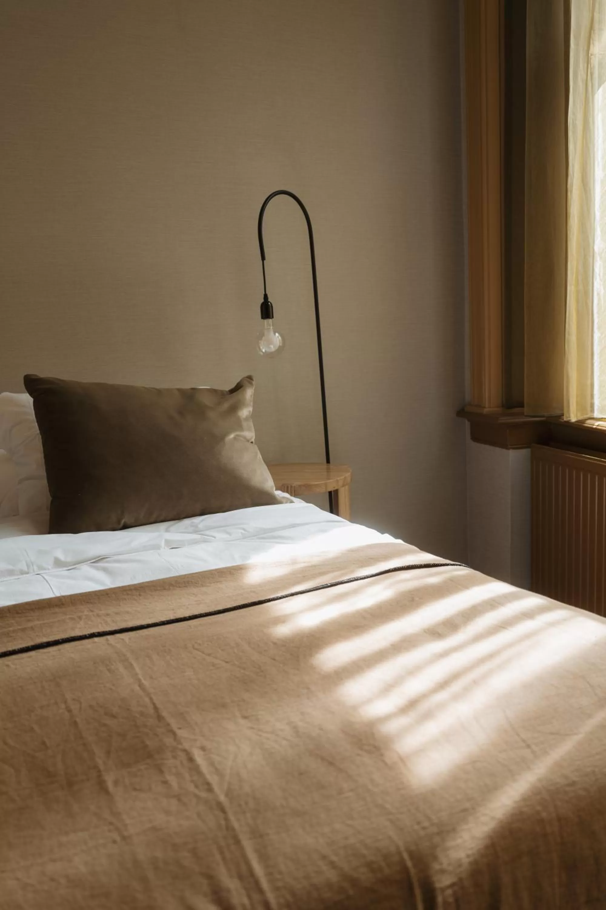 Bed in Hotel Staatsman