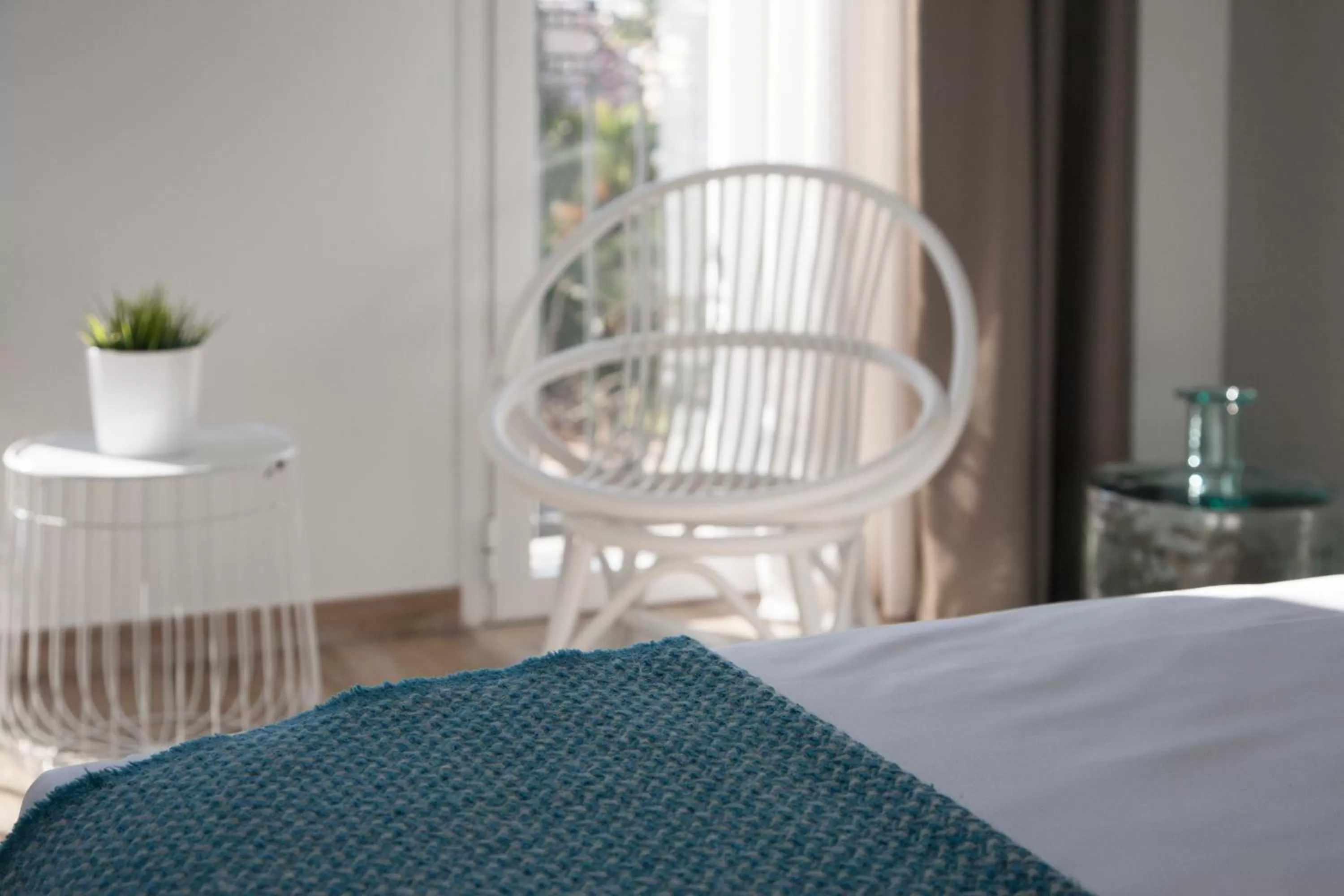 Seating area, Bed in Hotel Boutique Balandret