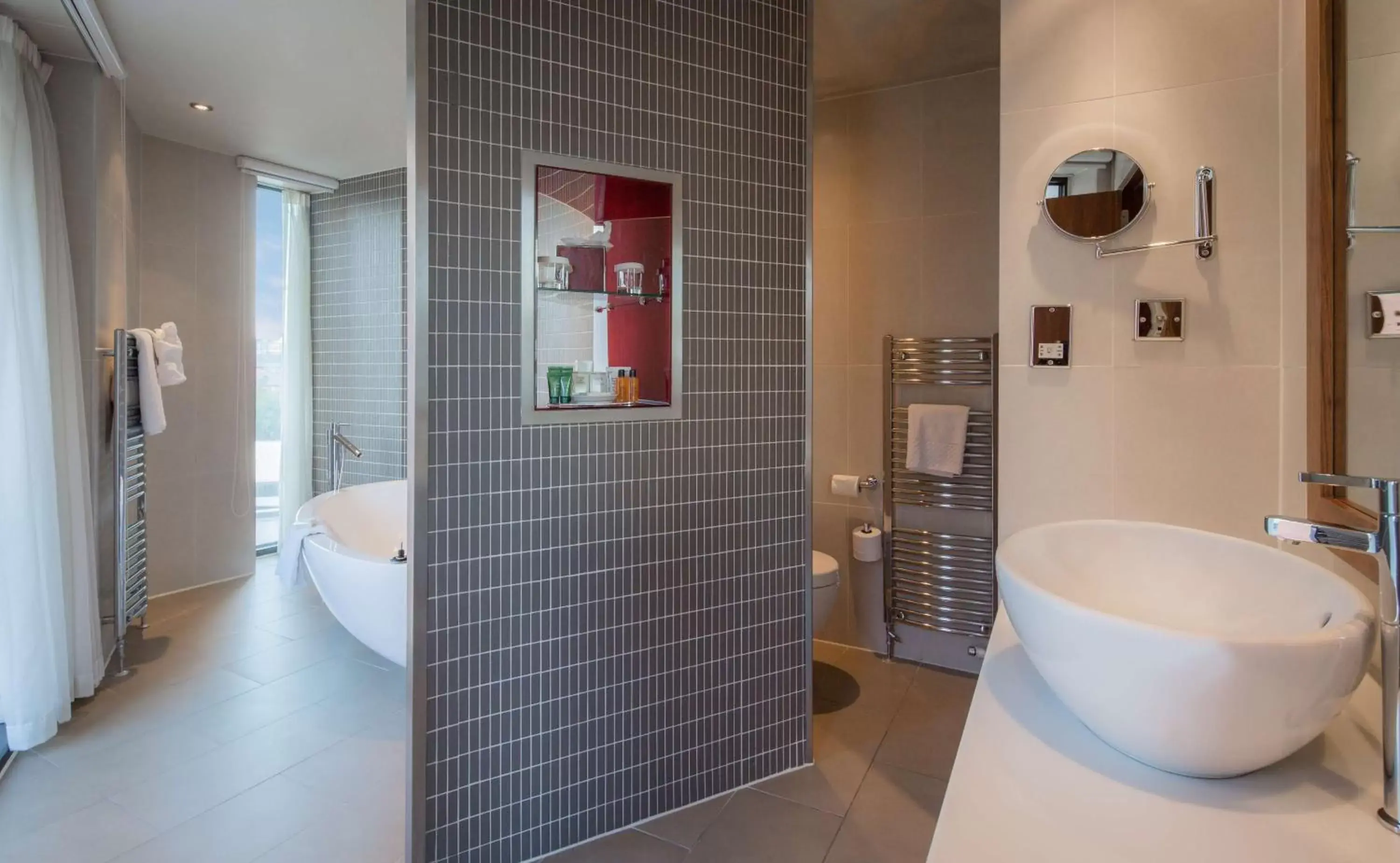 Bathroom in Hilton Liverpool City Centre Bathroom in Hilton Liverpool City Centre