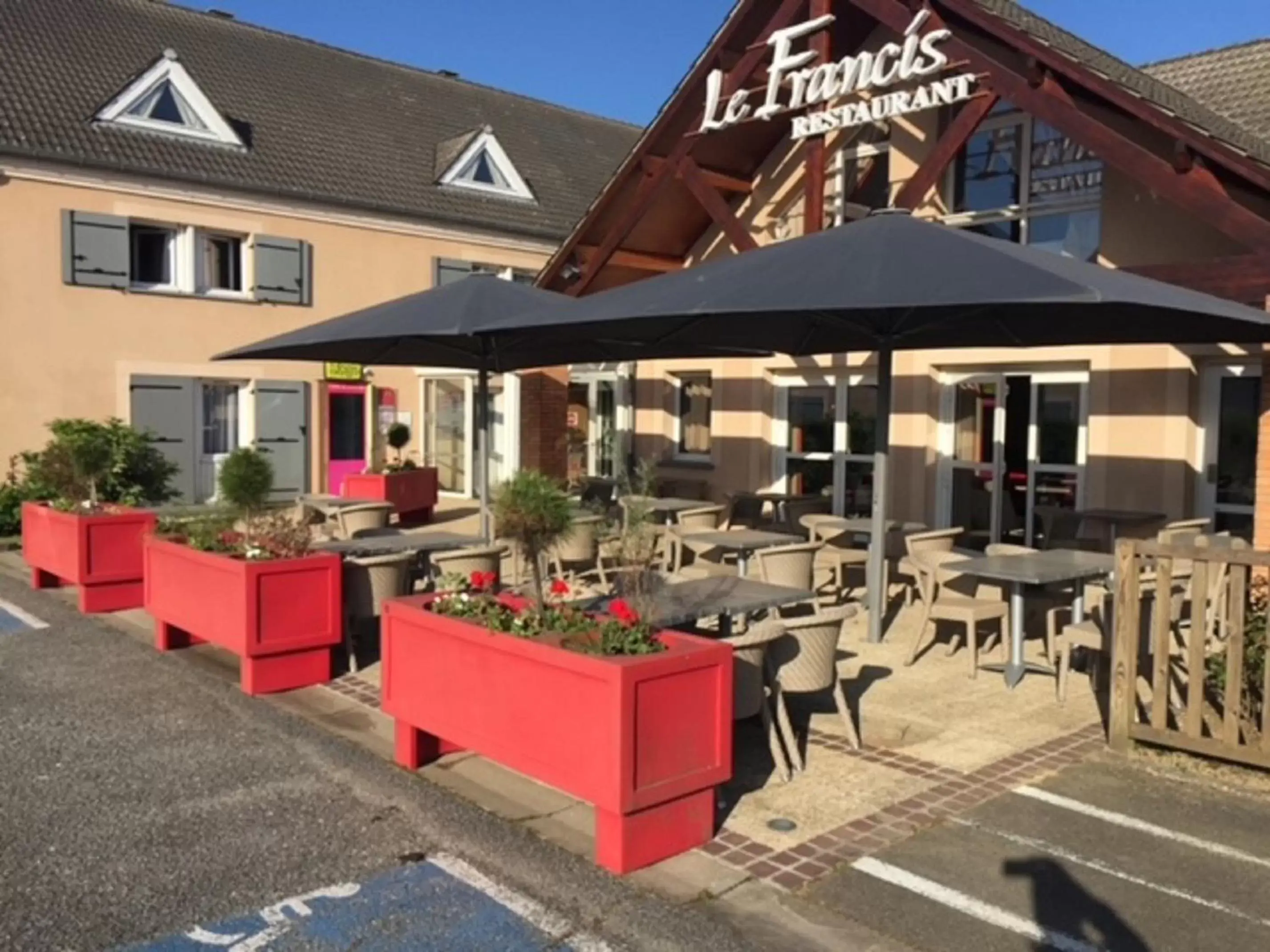 Restaurant/Places to Eat in Logis L'Orée de Chartres - Barjouville