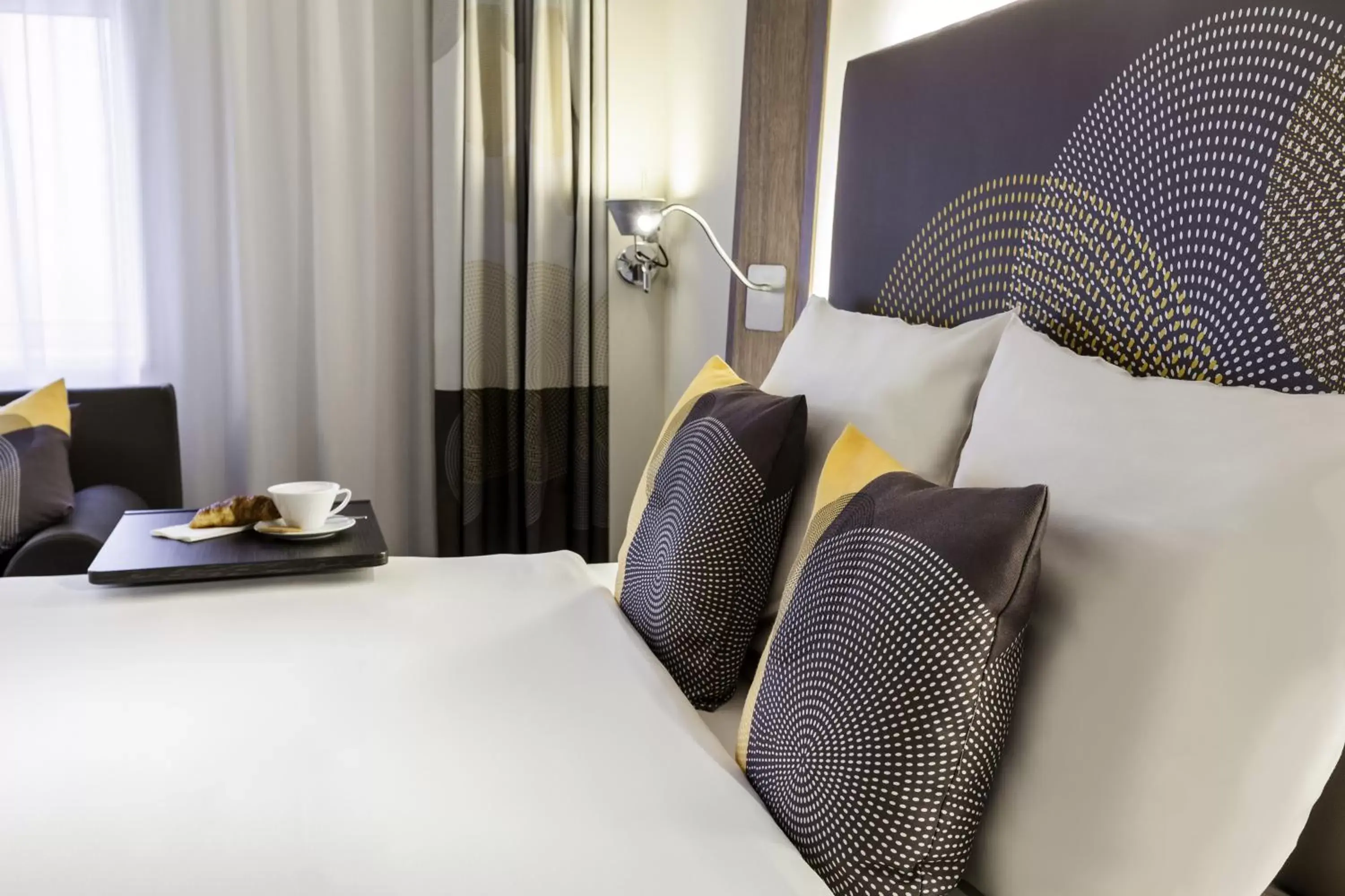 Bed in Novotel Amsterdam Schiphol Airport