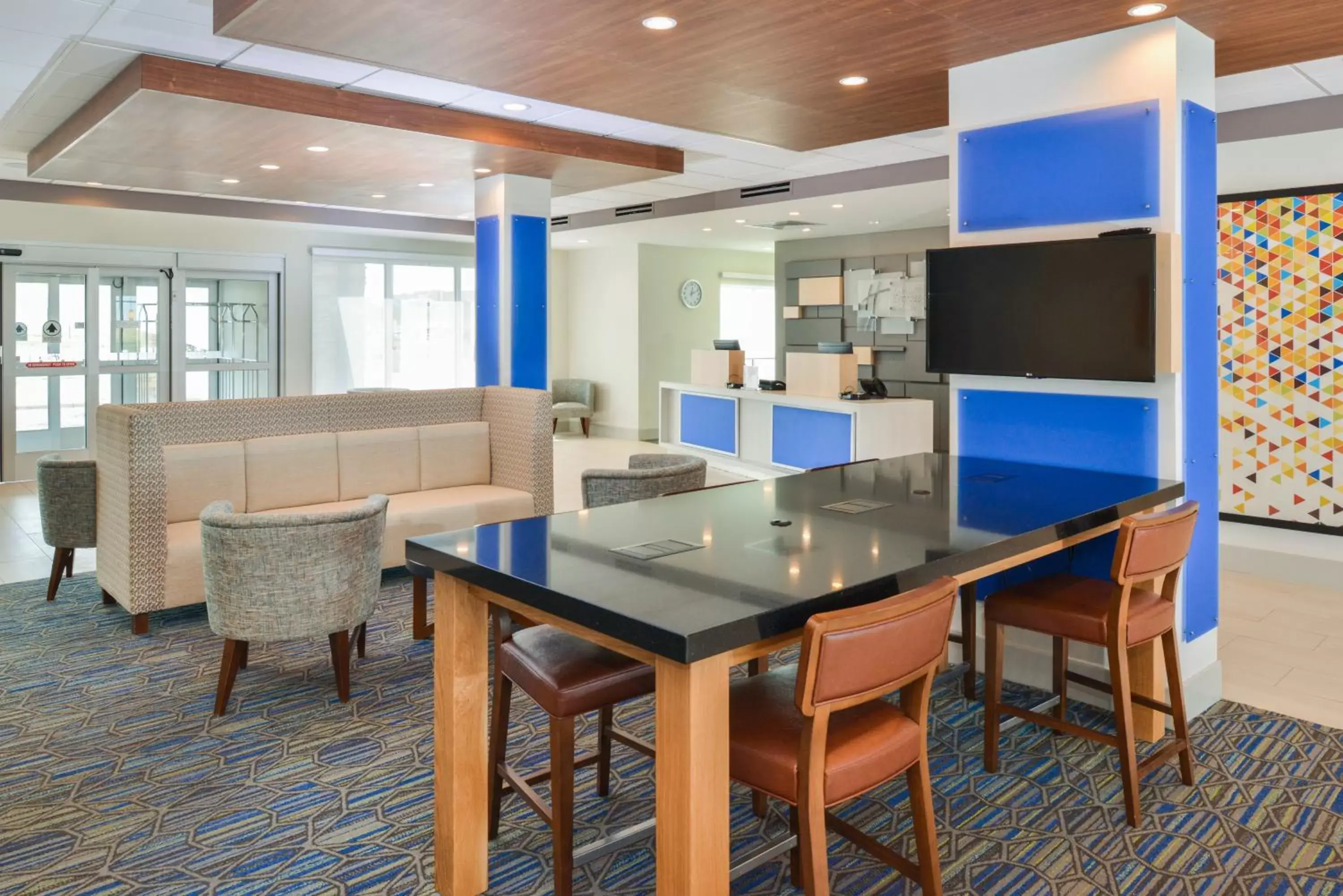 Property building in Holiday Inn Express & Suites - Chadron by IHG Property building in Holiday Inn Express & Suites - Chadron by IHG