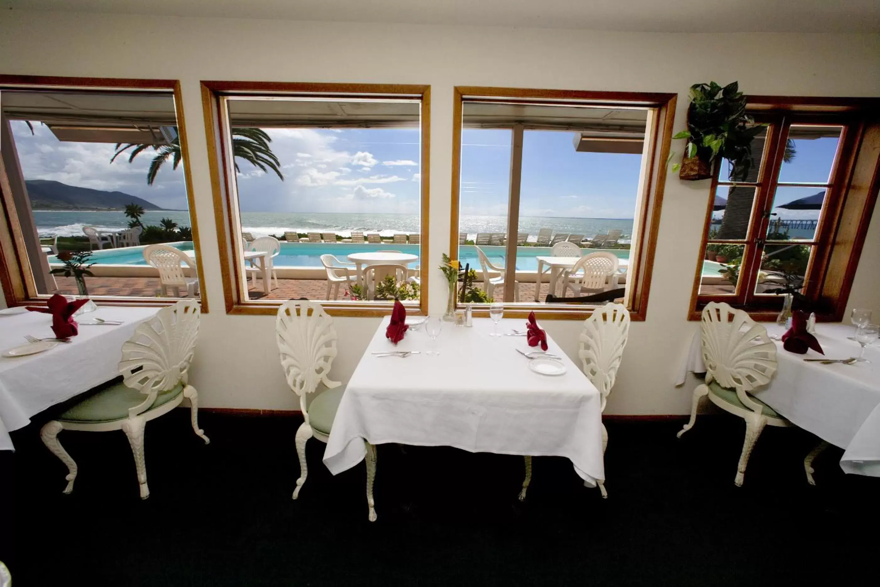 Restaurant/Places to Eat in Cliff House Inn