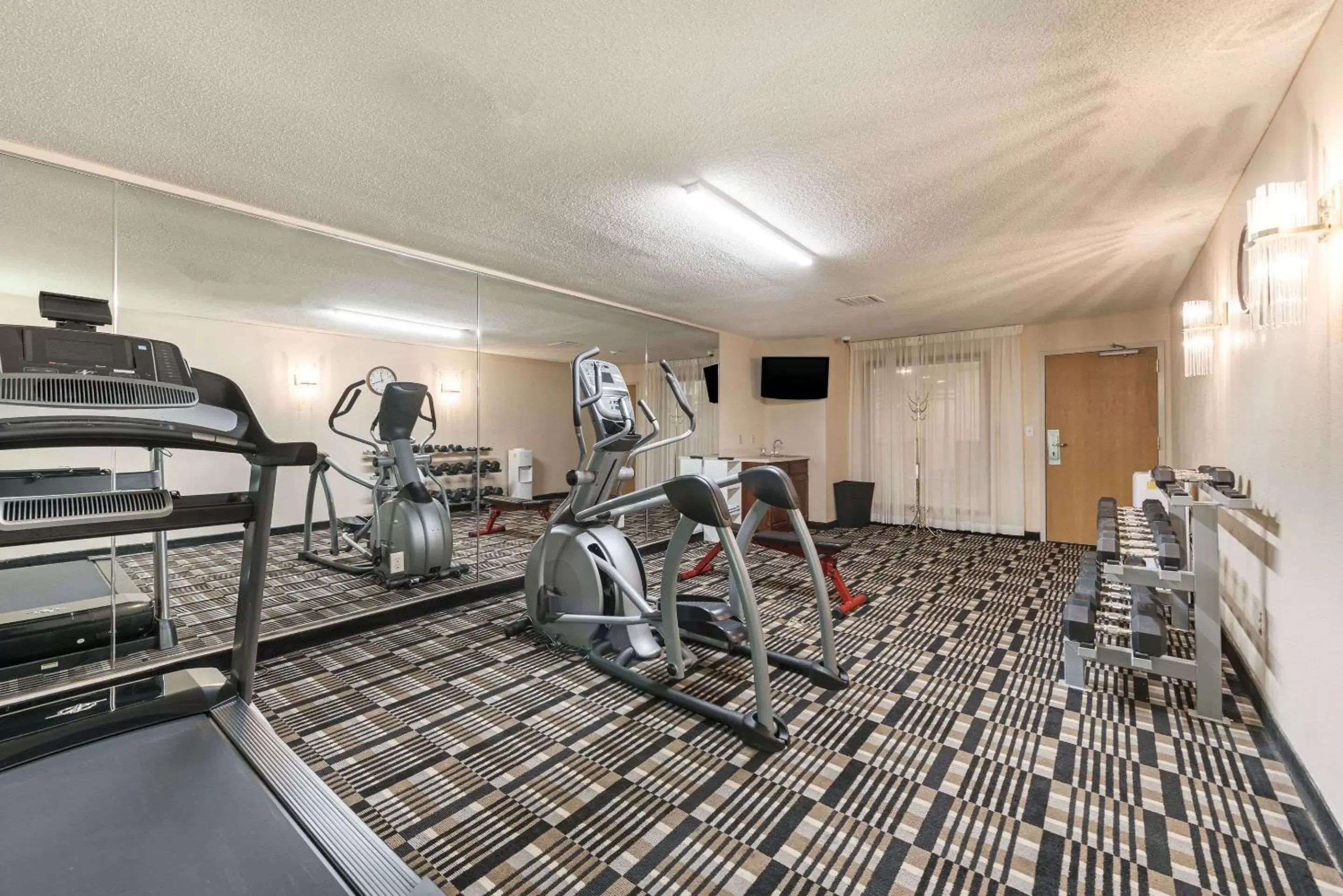 Fitness centre/facilities in Quality Inn & Suites Portage Central Fitness centre/facilities in Quality Inn & Suites Portage Central