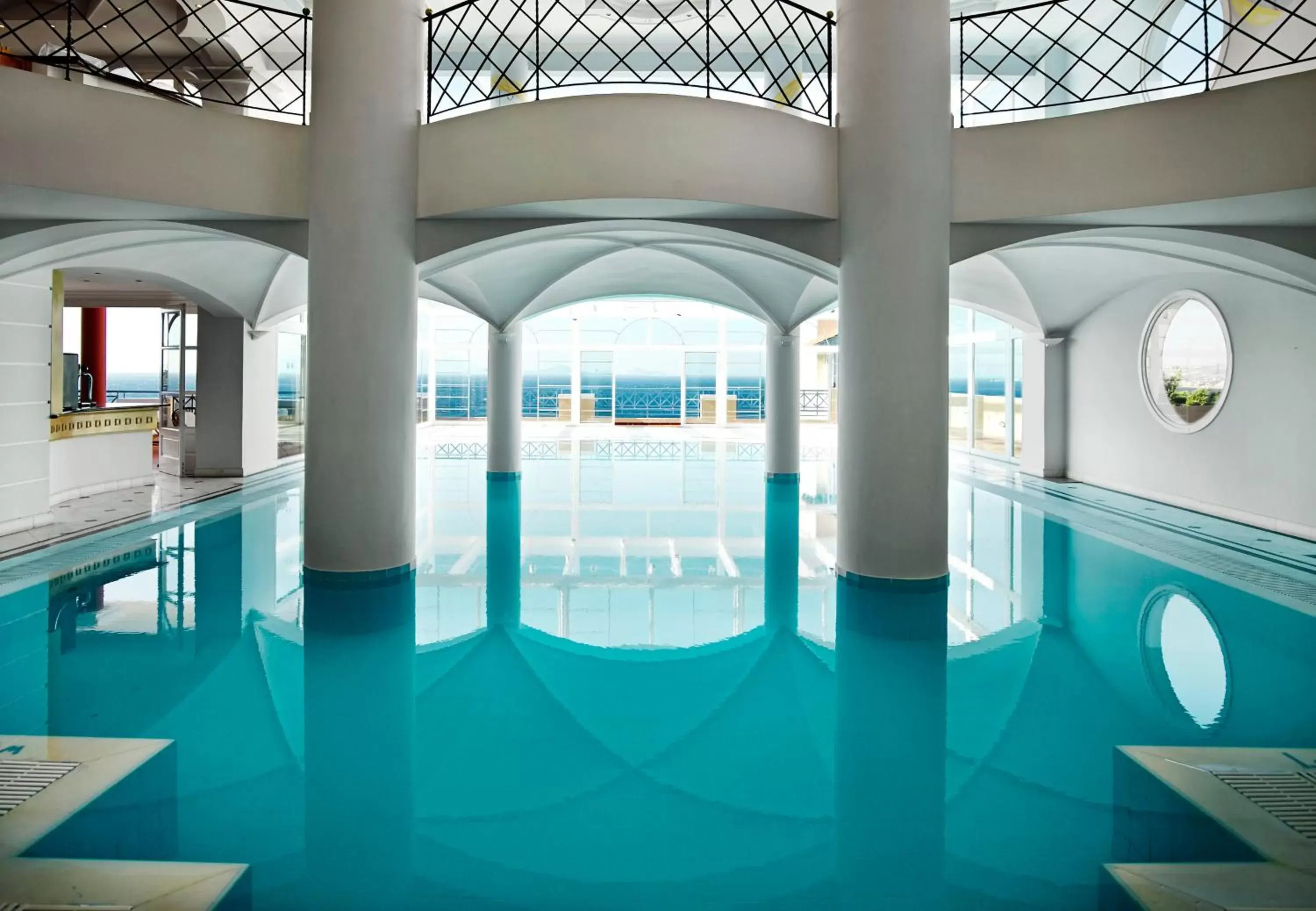 Swimming pool in Mitsis Summer Palace Swimming pool in Mitsis Summer Palace