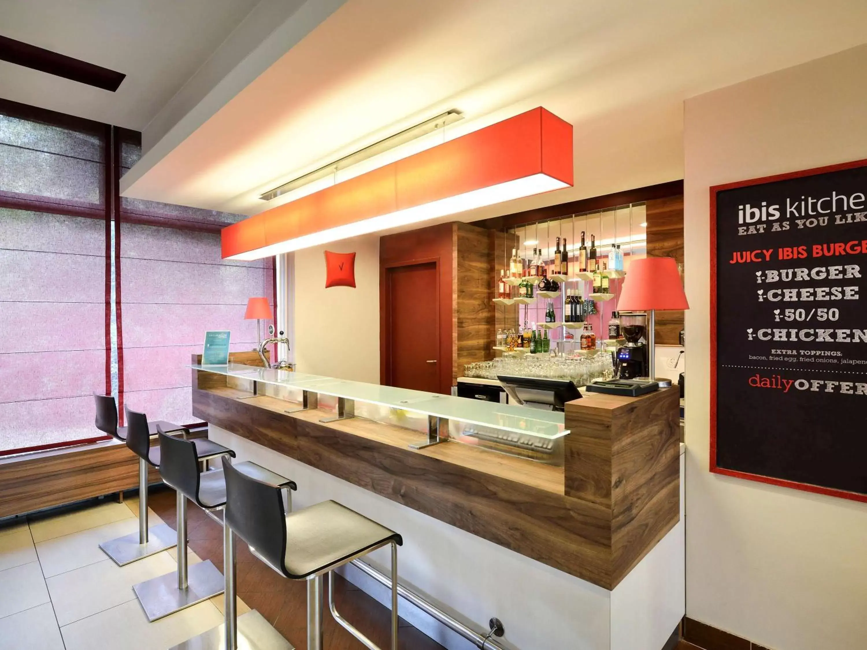 Restaurant/places to eat, Lounge/Bar in Ibis Budapest Citysouth