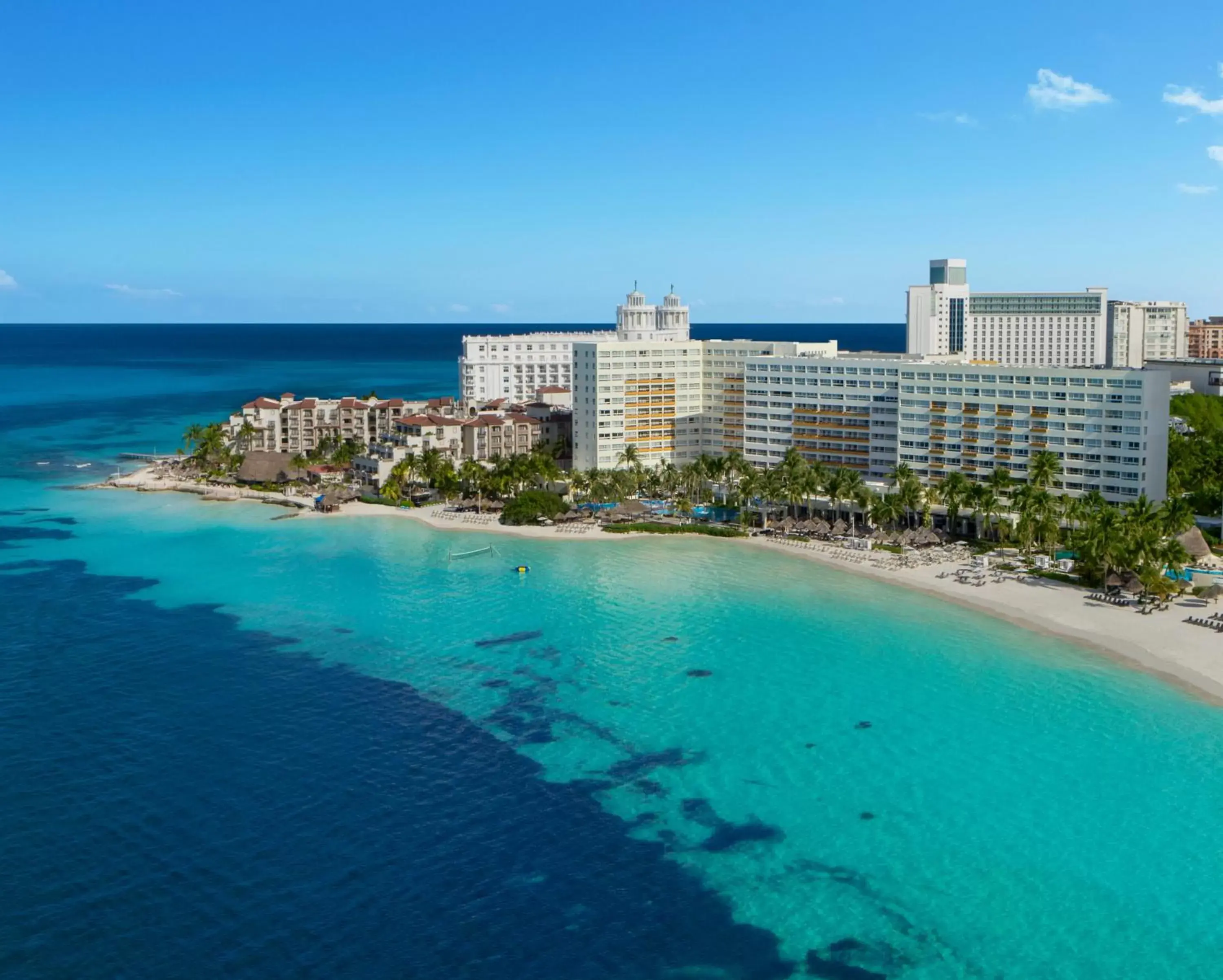 Property building, Bird's-eye View in Dreams Sands Cancun Resort & Spa