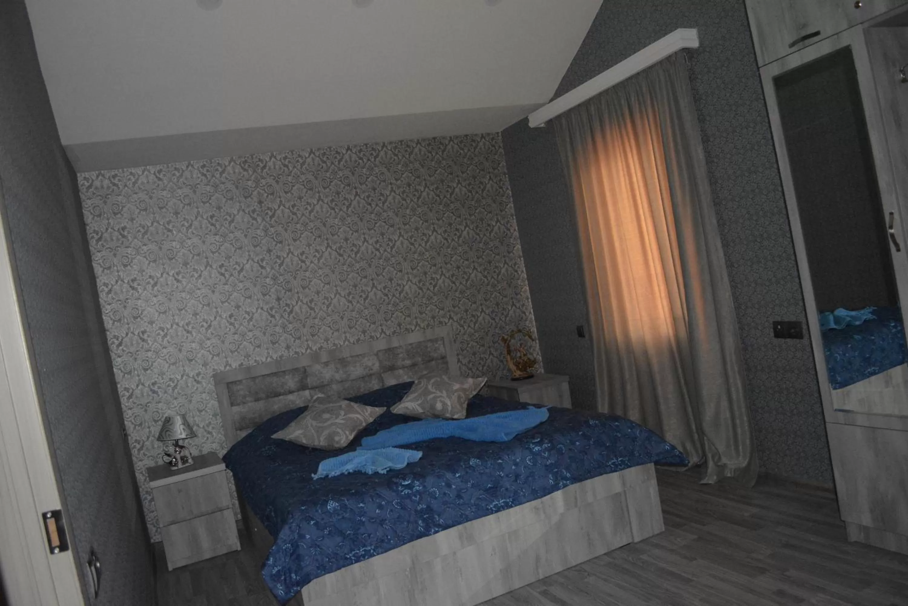 bunk bed, Bed in Golden Way