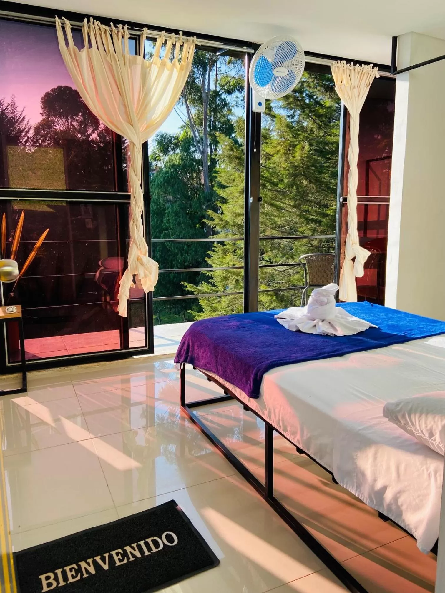 Balcony/Terrace, Bed in La Madriguera