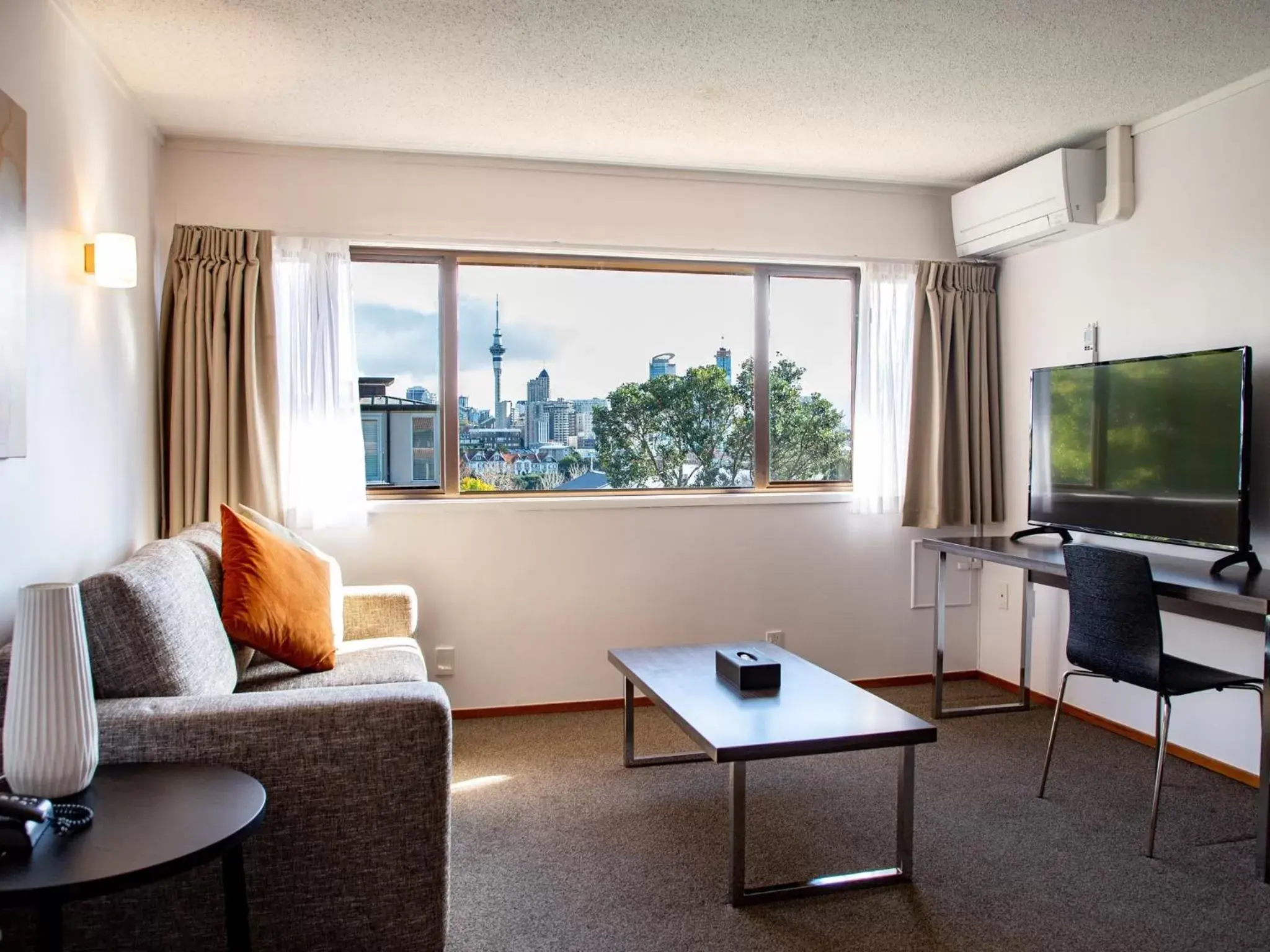 Seating Area in Auckland Rose Park Hotel