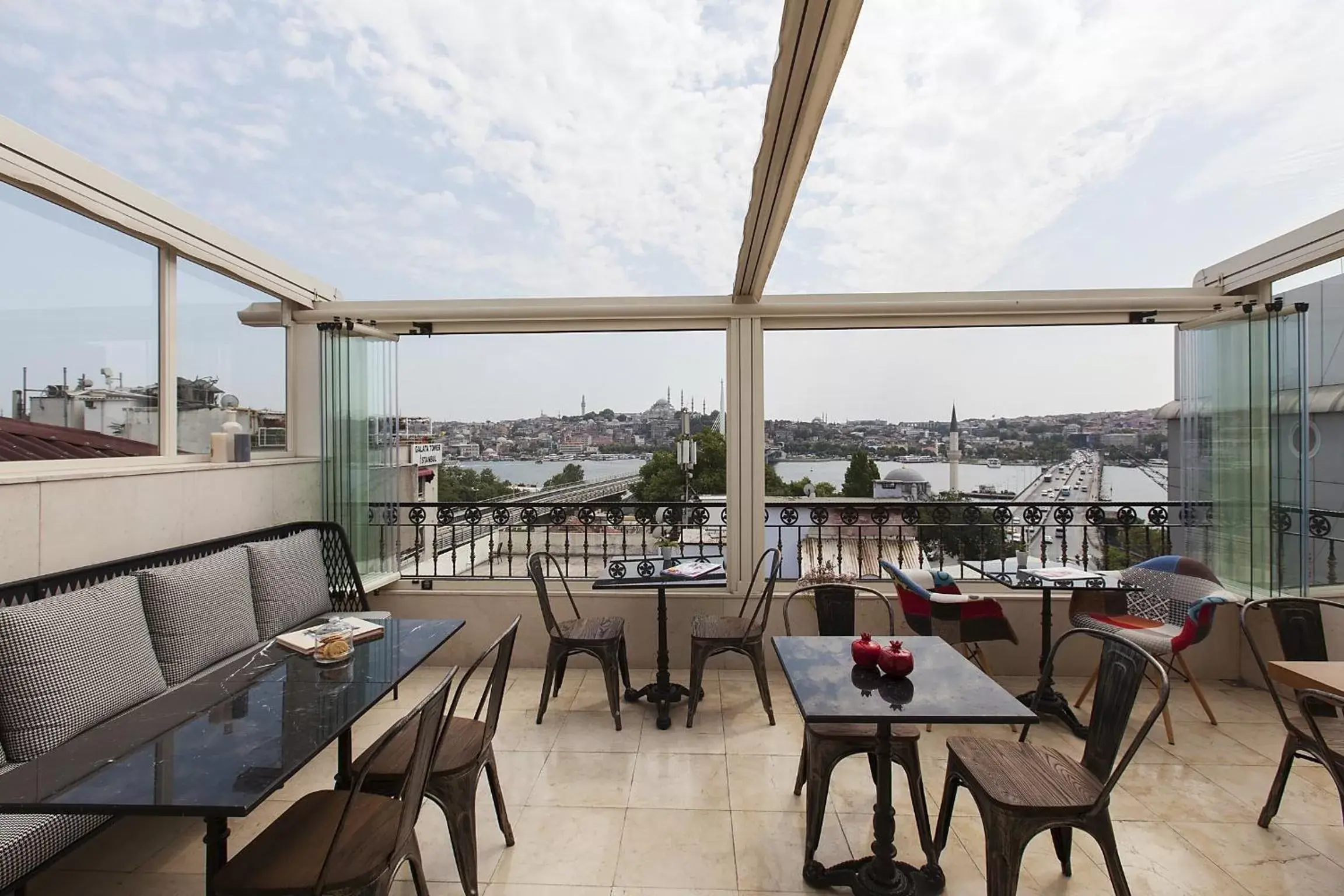 Balcony/Terrace, Restaurant/Places to Eat in Galata Grace