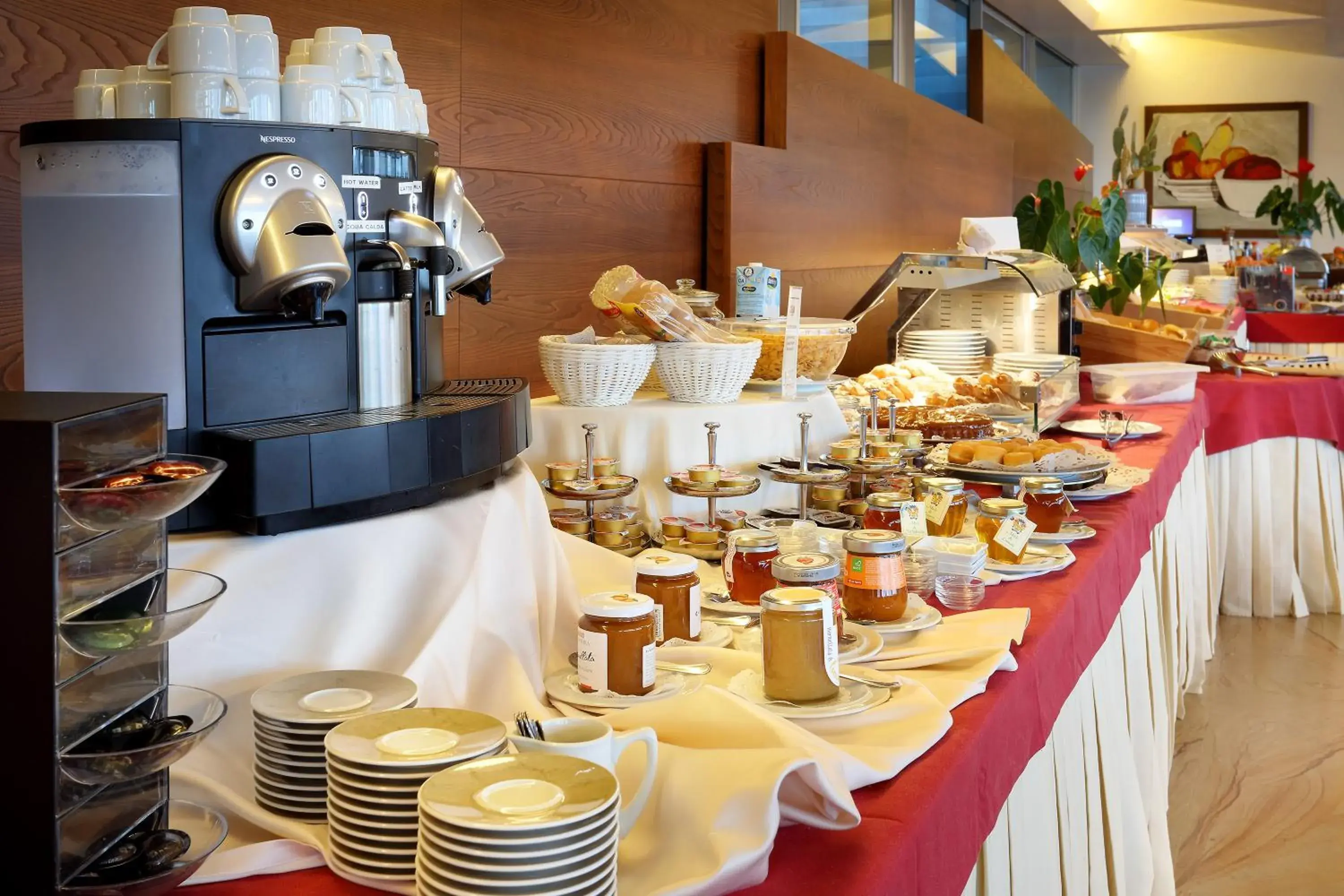 Lounge or bar in Eurostars Monte Tauro Lounge or bar in Eurostars Monte Tauro