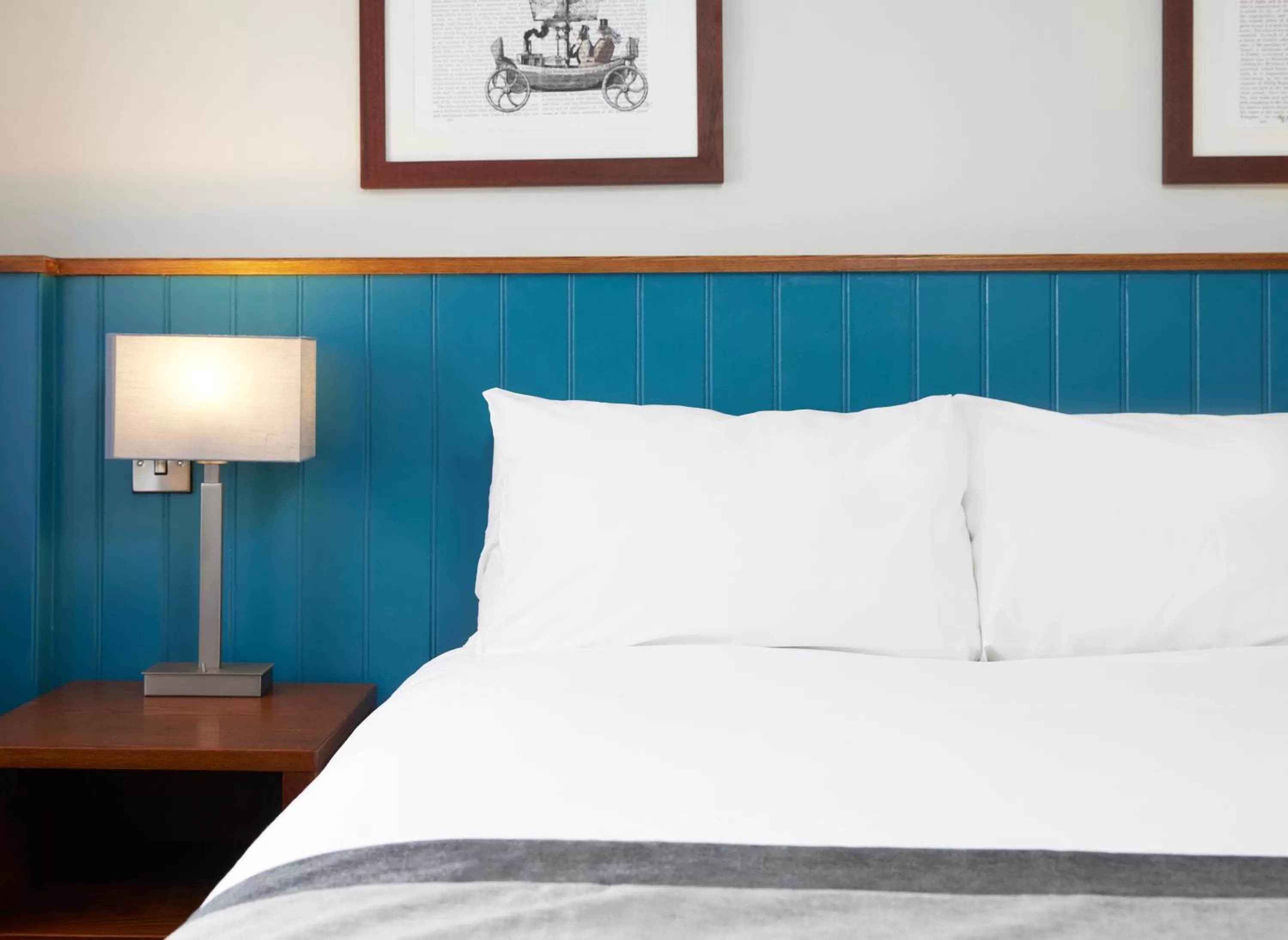 Bed in Highwayman By Greene King Inn