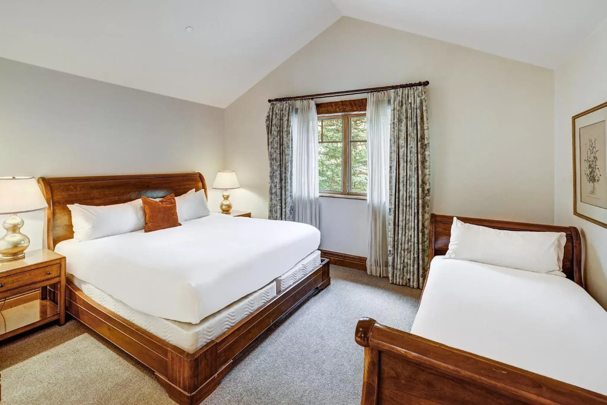 Photo of the whole room, Bed in The Arrabelle at Vail Square, a RockResort