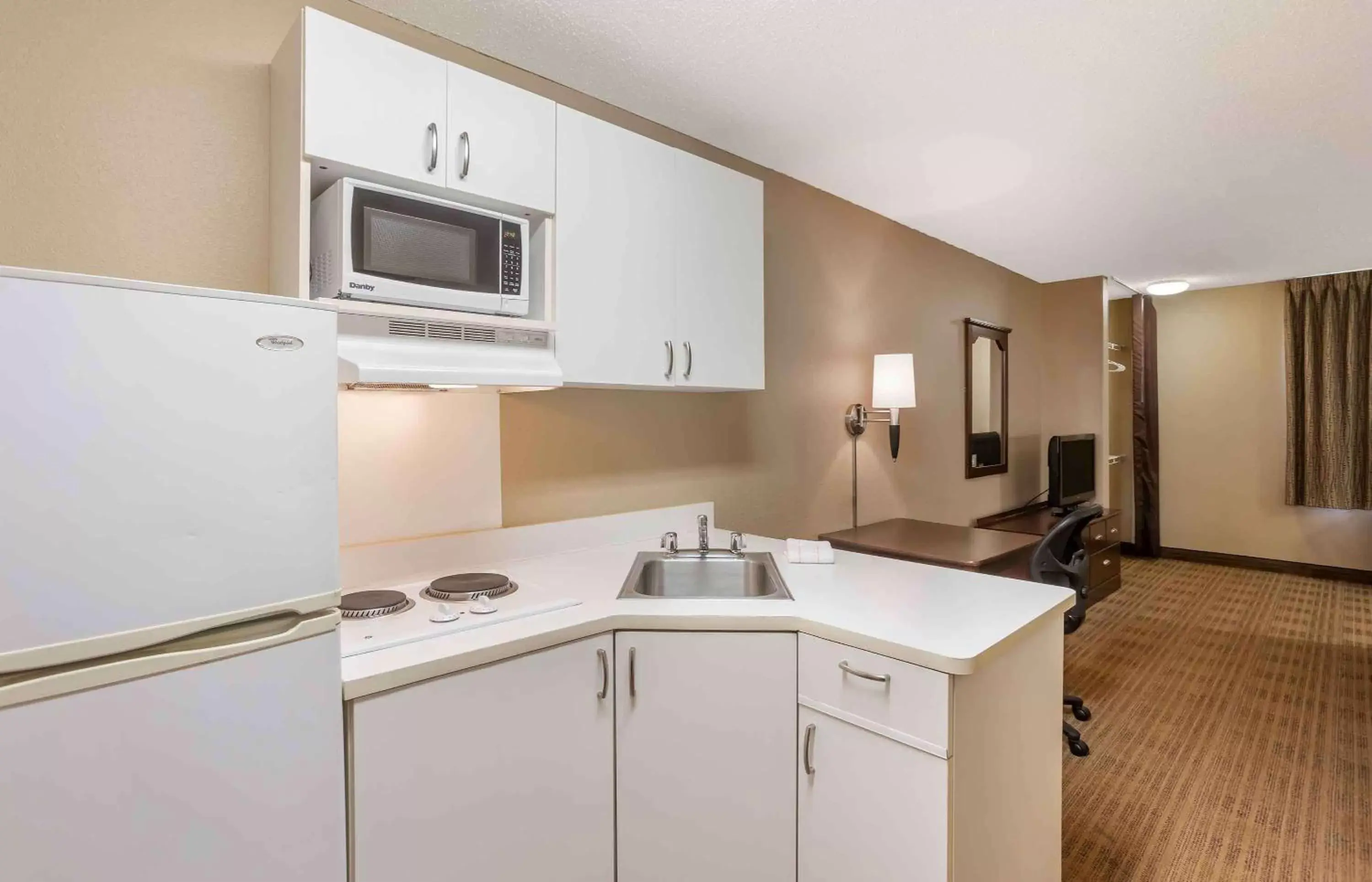 Bedroom, Kitchen/Kitchenette in Extended Stay America Suites - Columbia - Stadium Blvd